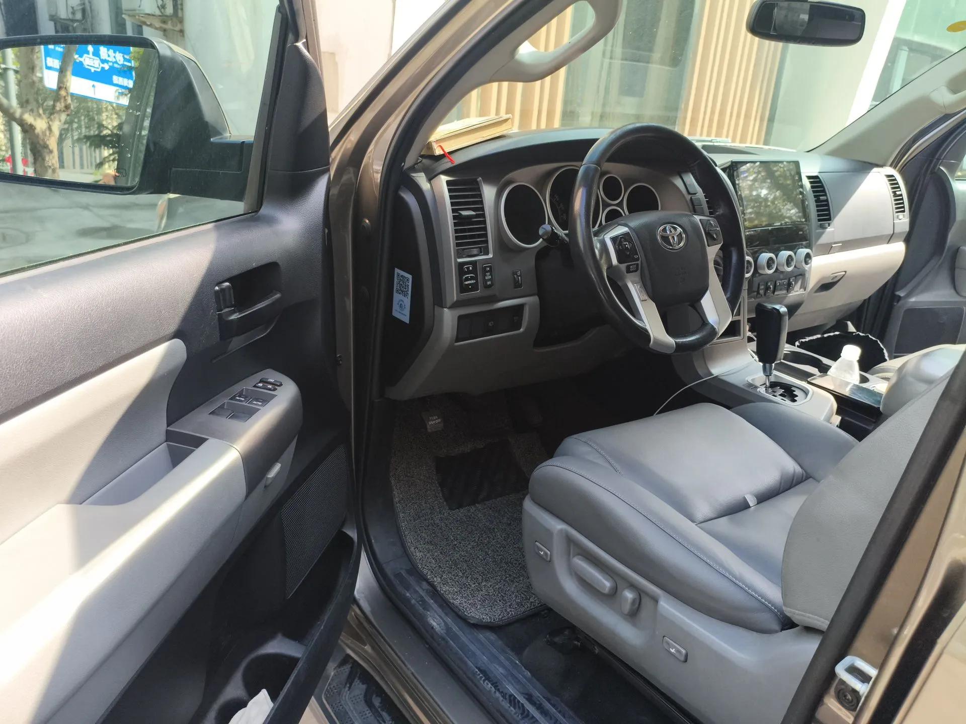 Toyota Sequoia  — миниатюра 17