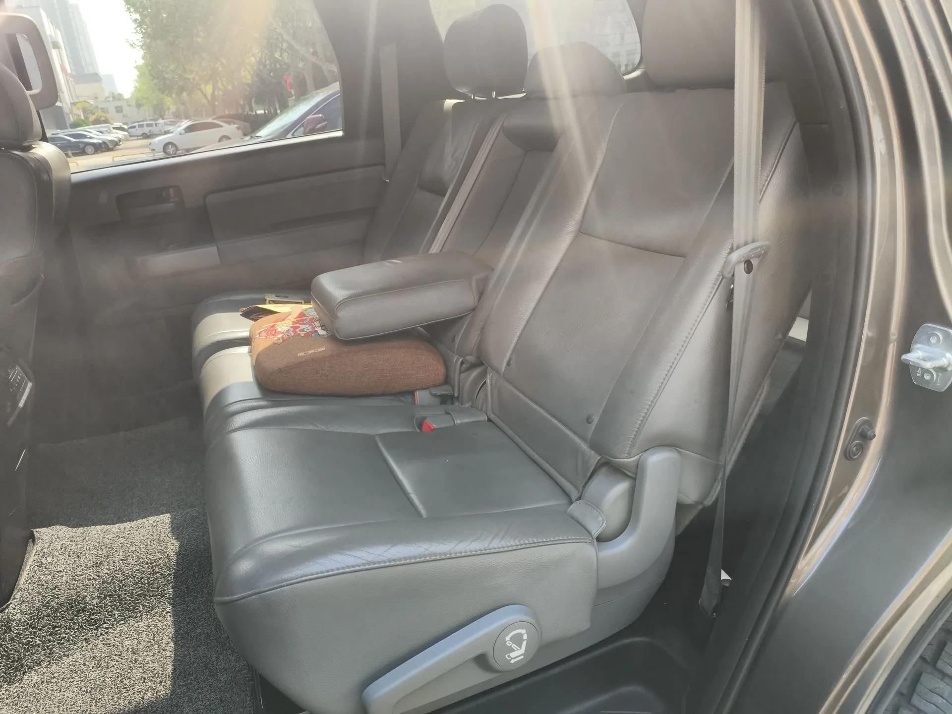 Toyota Sequoia  — миниатюра 18