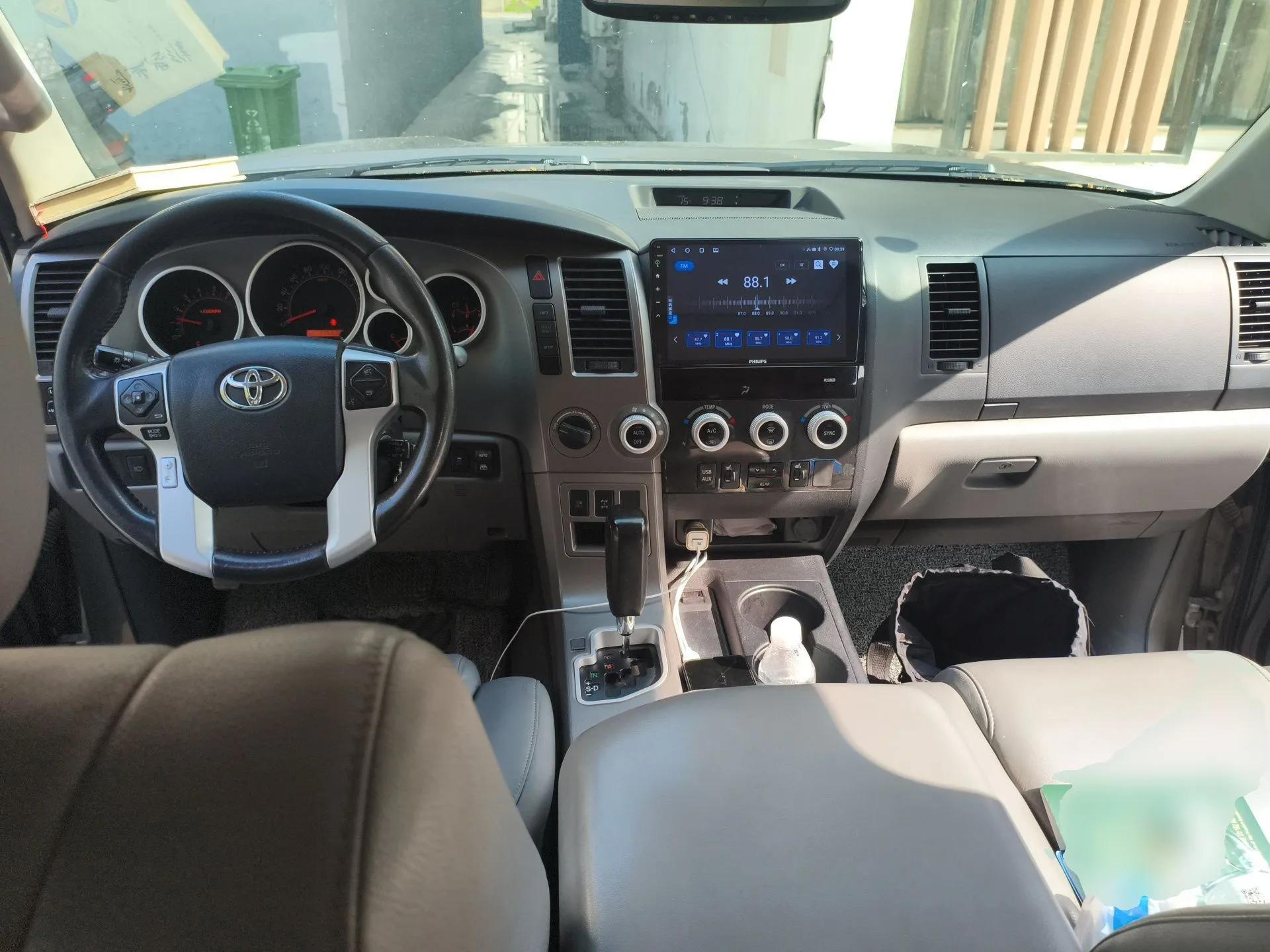 Toyota Sequoia  — миниатюра 10