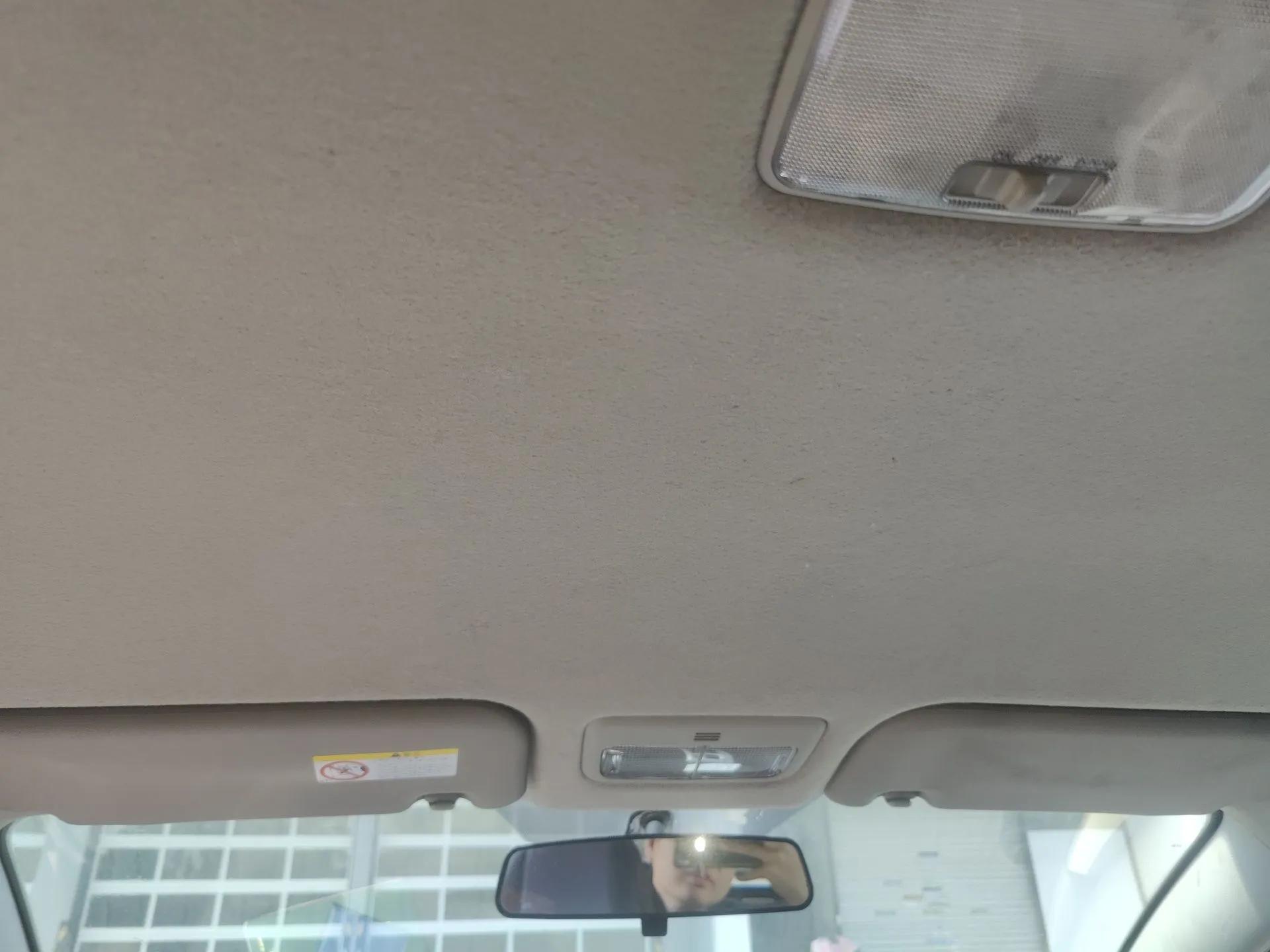 Toyota Yaris 2011 1.6E Automatic Charm Edition — миниатюра 19