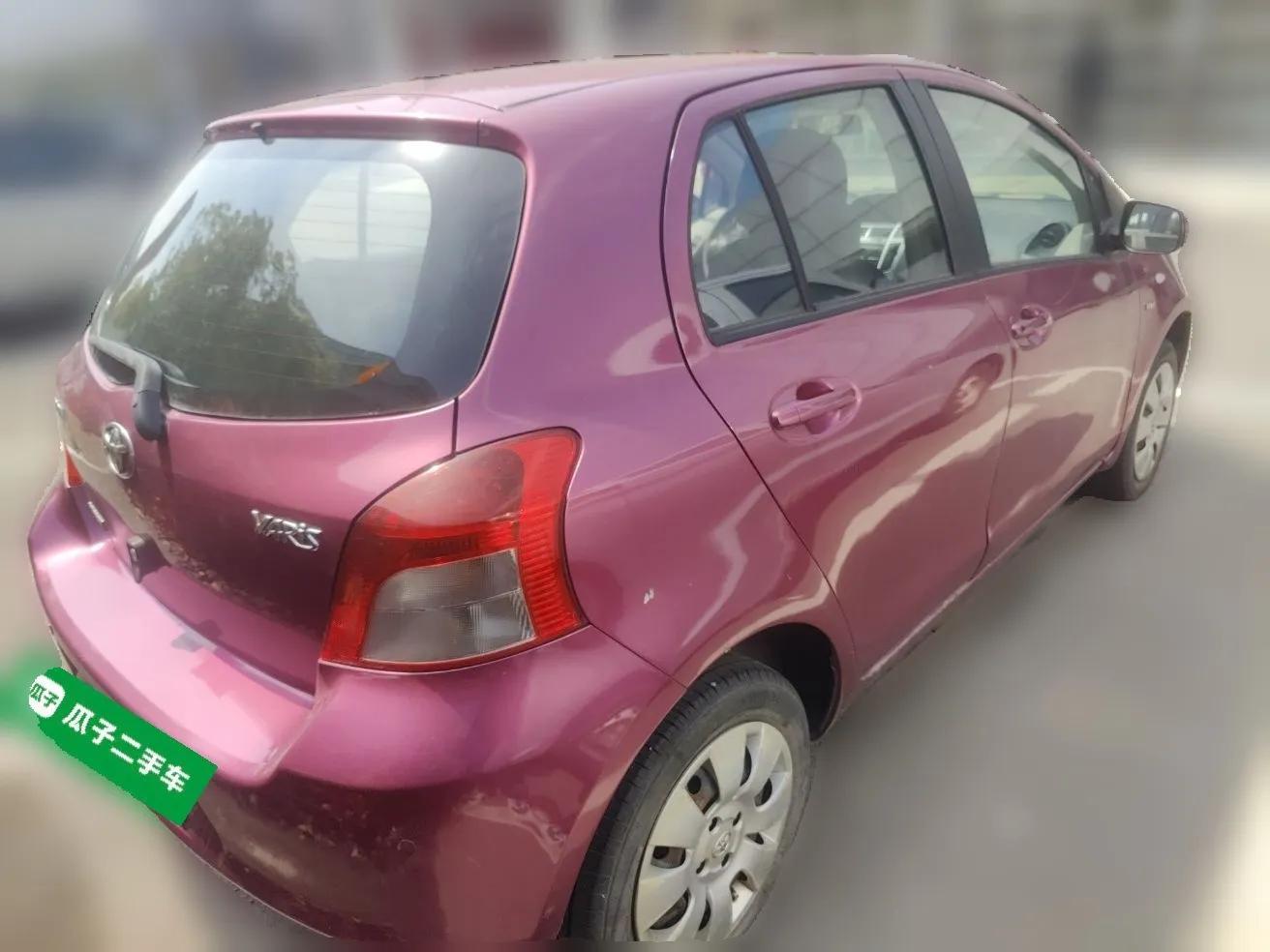 Toyota Yaris 2011 1.6E Automatic Charm Edition — миниатюра 6