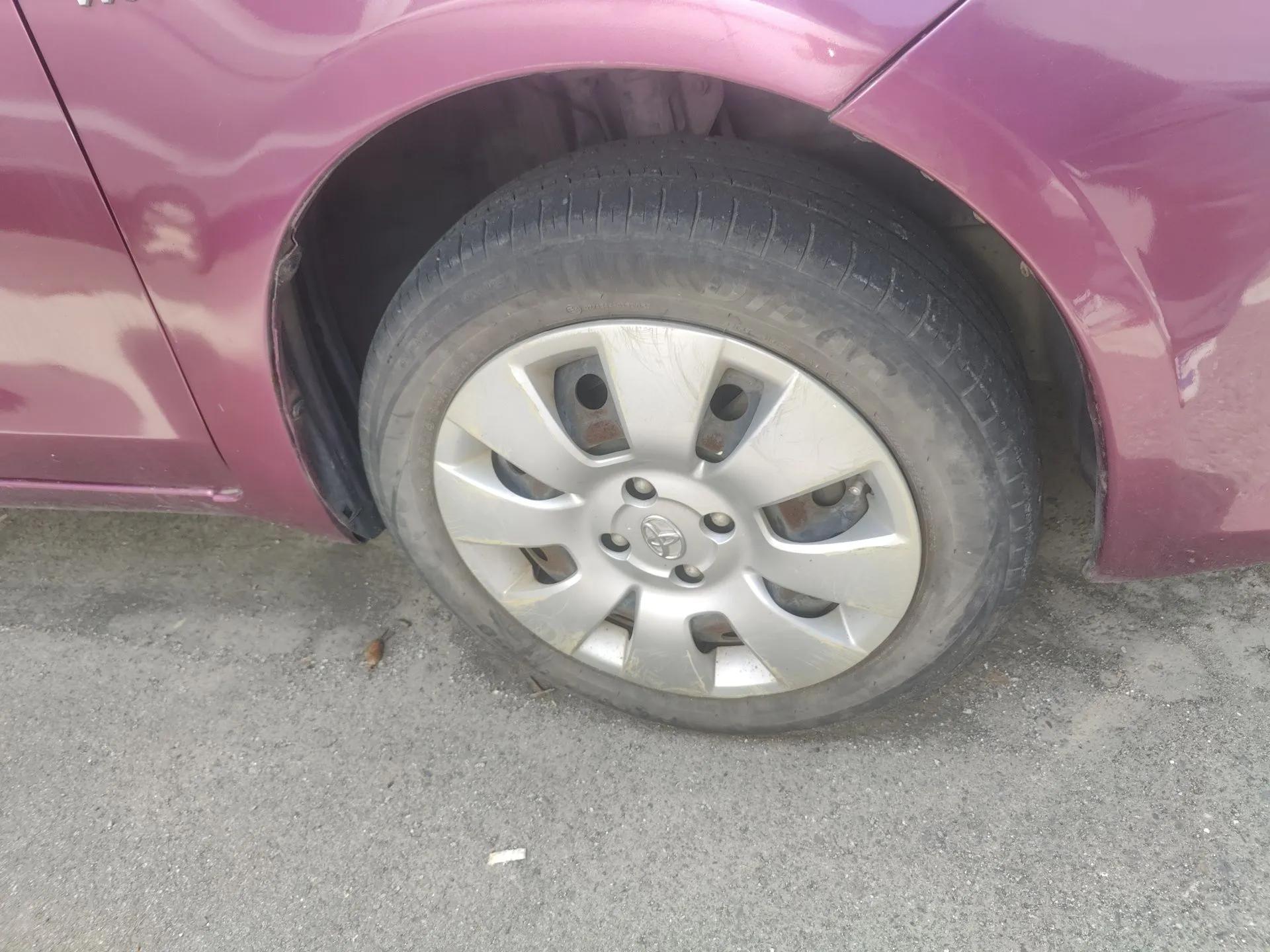 Toyota Yaris 2011 1.6E Automatic Charm Edition — миниатюра 8
