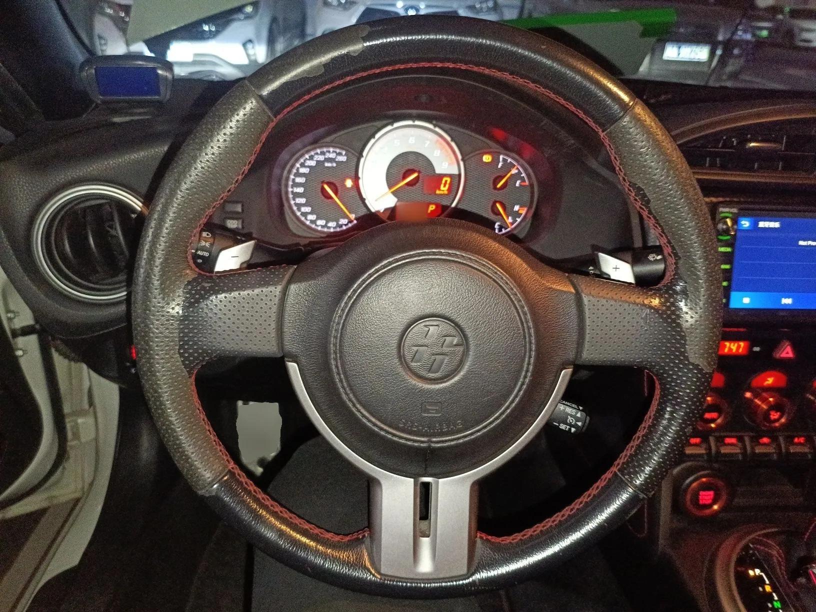 Toyota 86 2013 2.0L Automatic Luxury Version — миниатюра 11