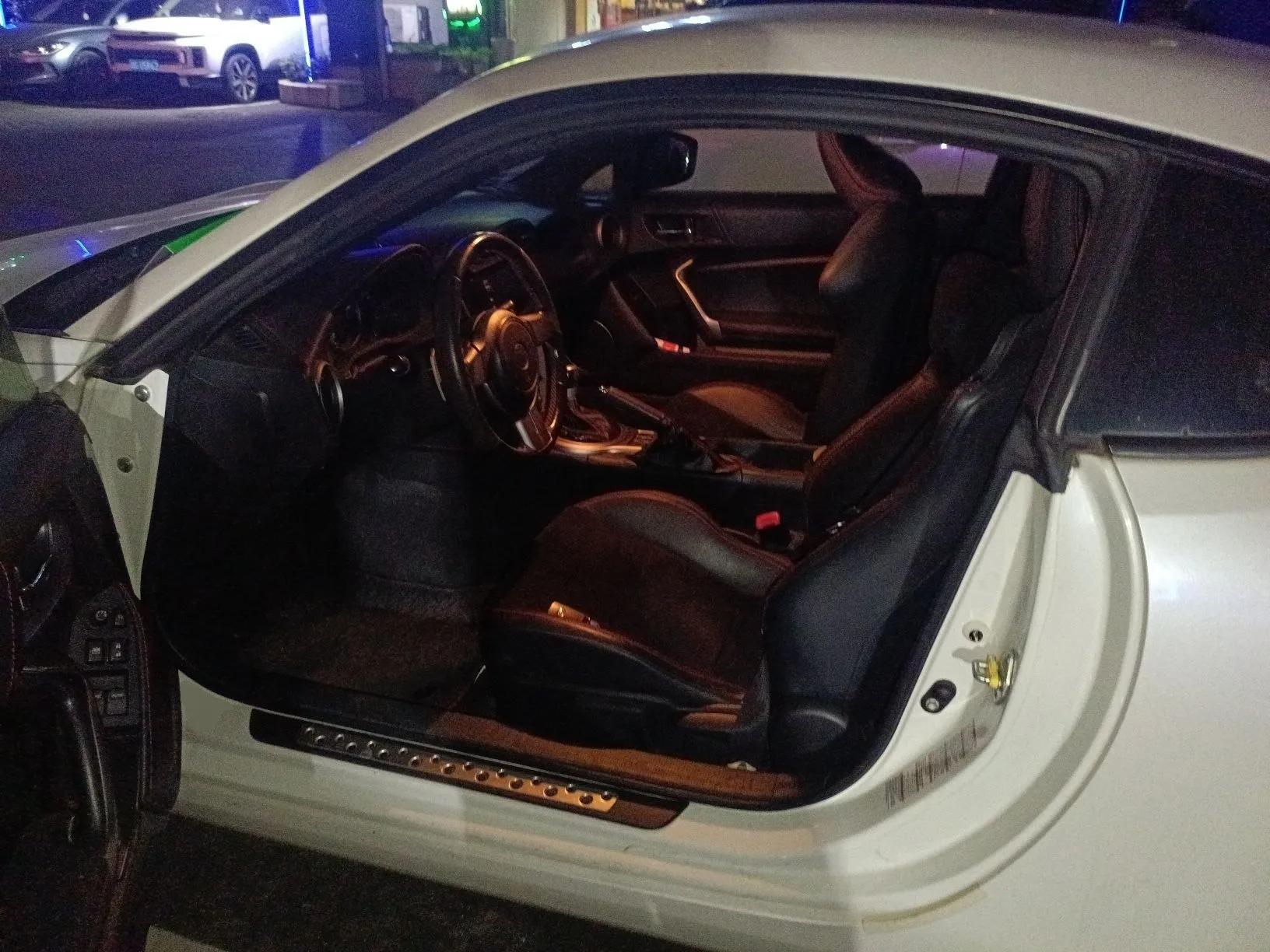 Toyota 86 2013 2.0L Automatic Luxury Version — миниатюра 17