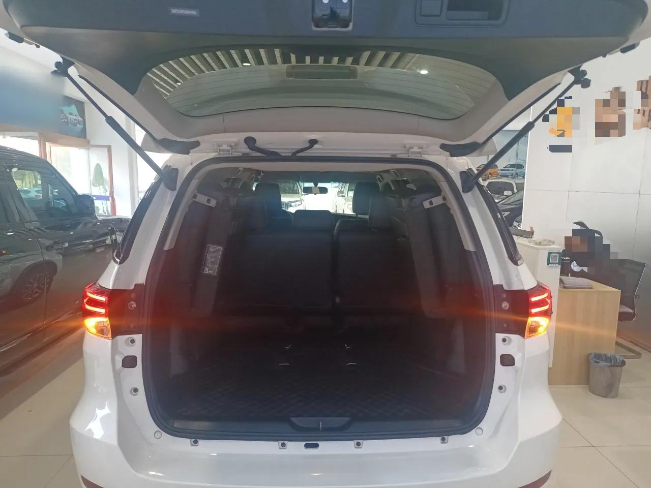 Toyota Fortuner 2016 2.7L Middle East Version — миниатюра 22