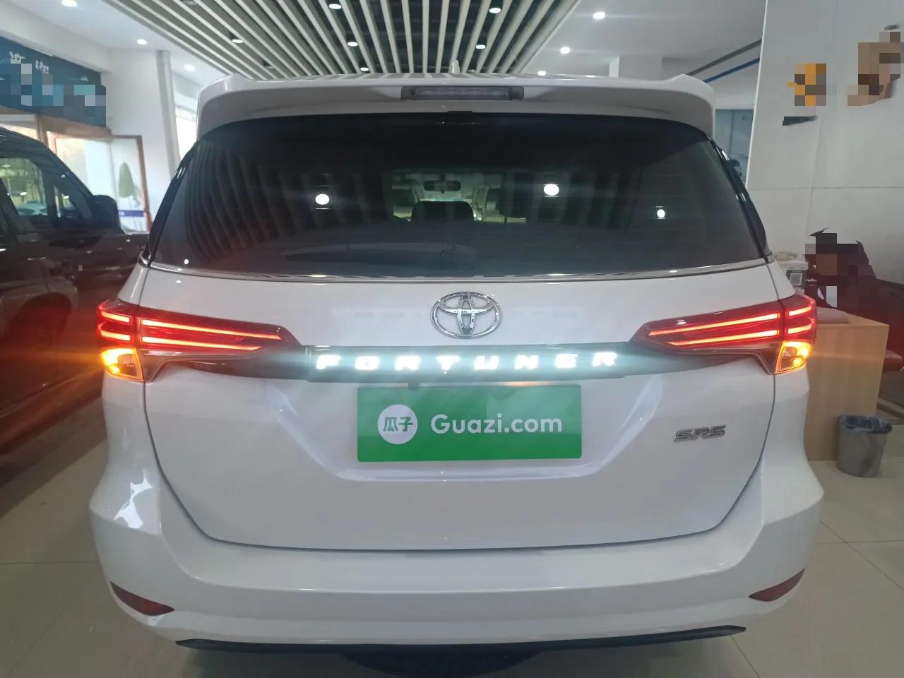 Toyota Fortuner 2016 2.7L Middle East Version — миниатюра 5