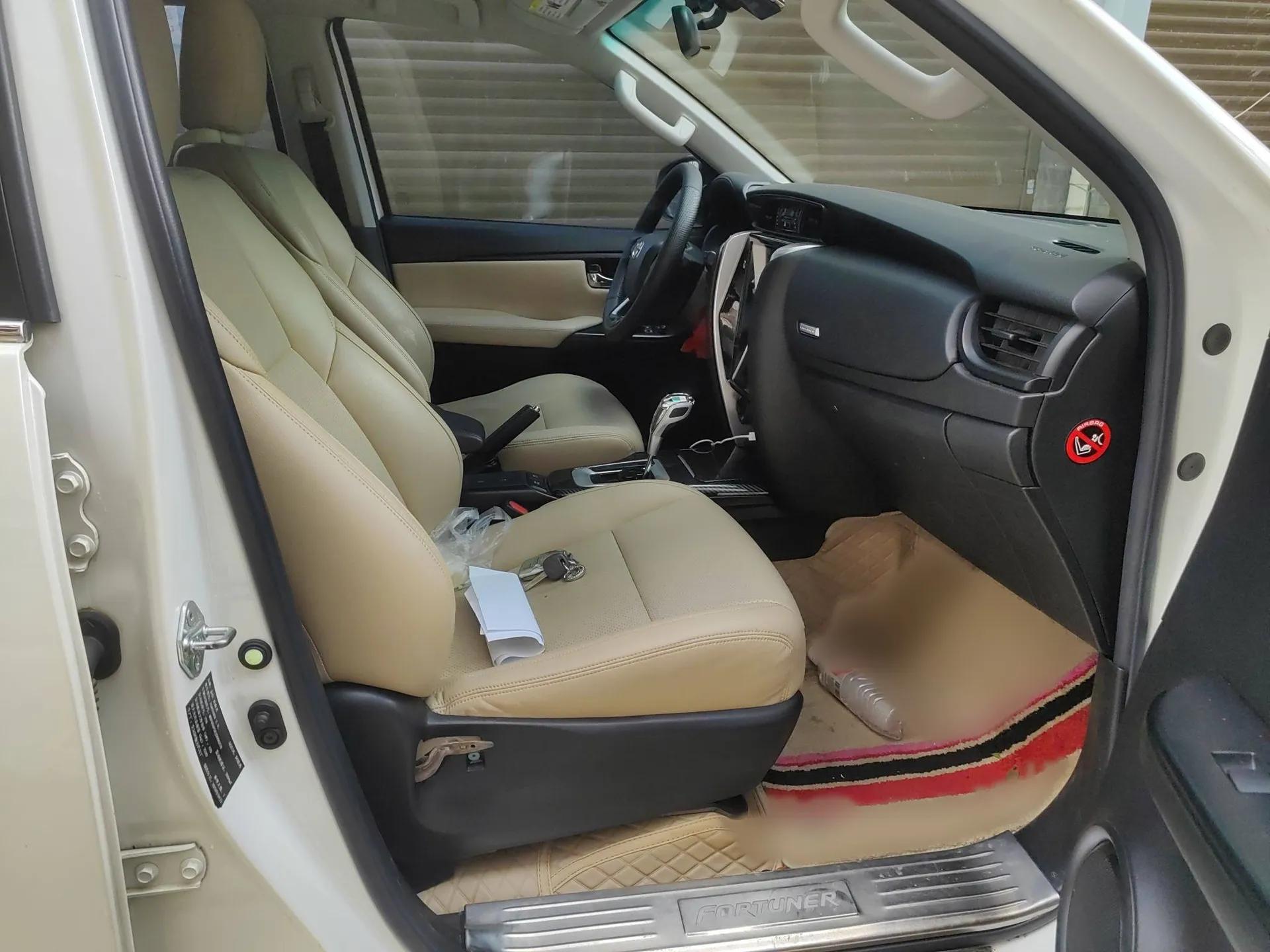 Toyota Fortuner 2016 2.7L Middle East Version — миниатюра 10