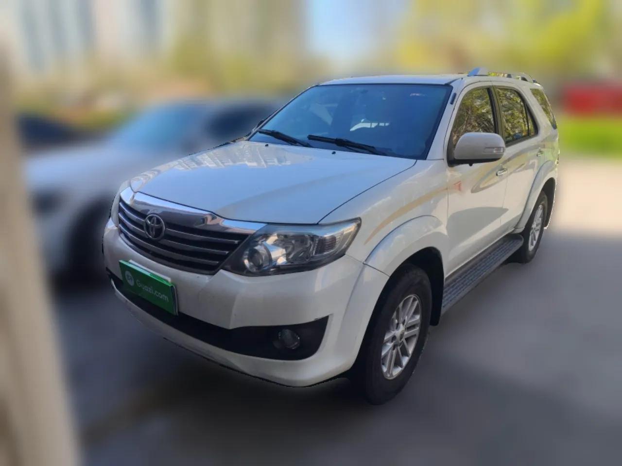 Toyota Fortuner  — миниатюра 1