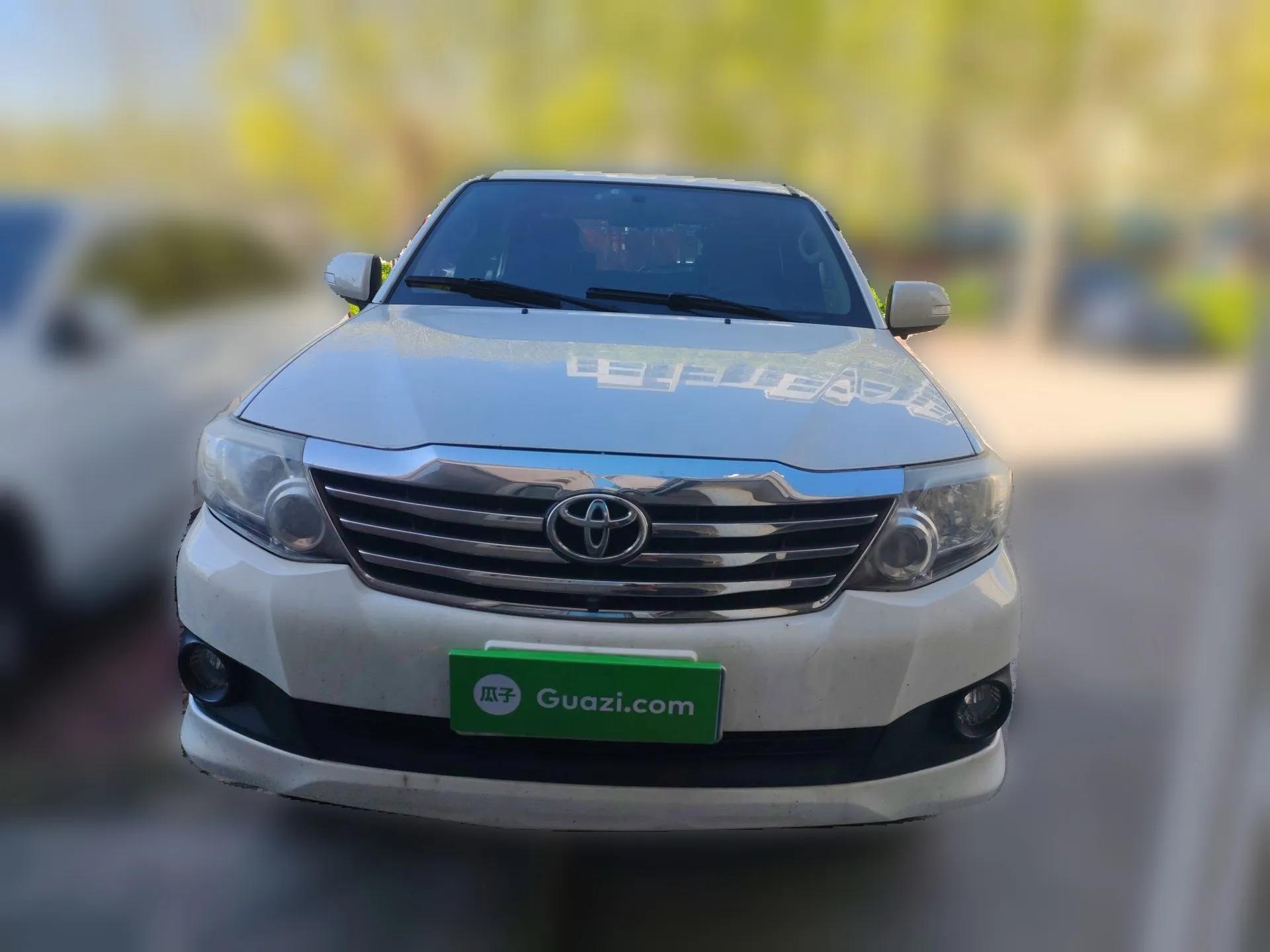 Toyota Fortuner  — миниатюра 2