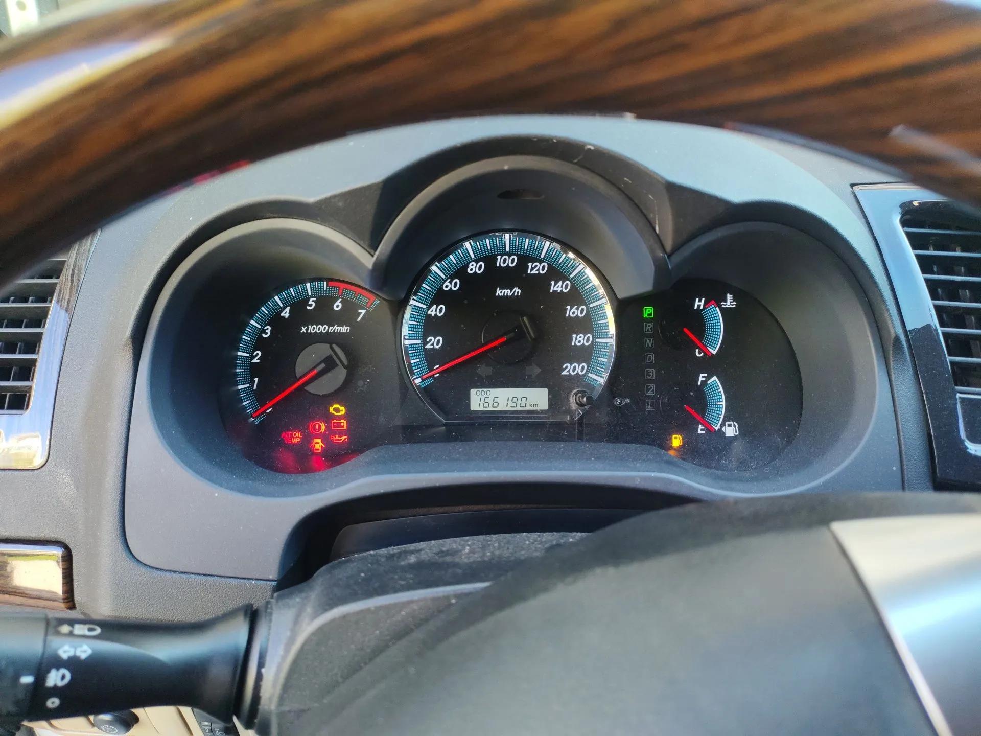 Toyota Fortuner  — миниатюра 12