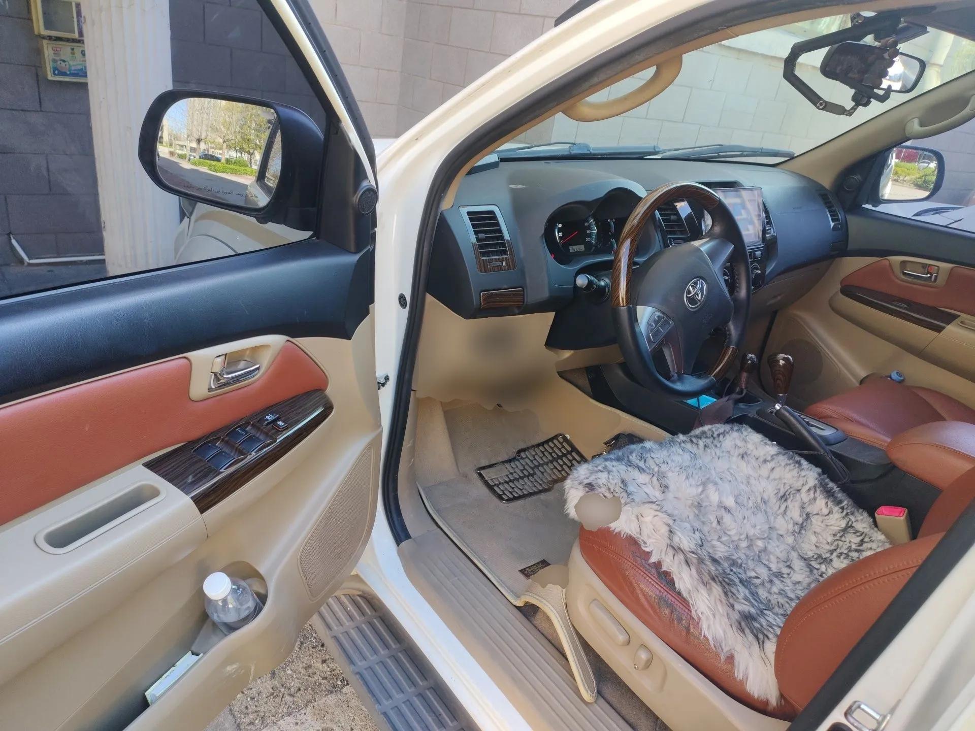 Toyota Fortuner  — миниатюра 17