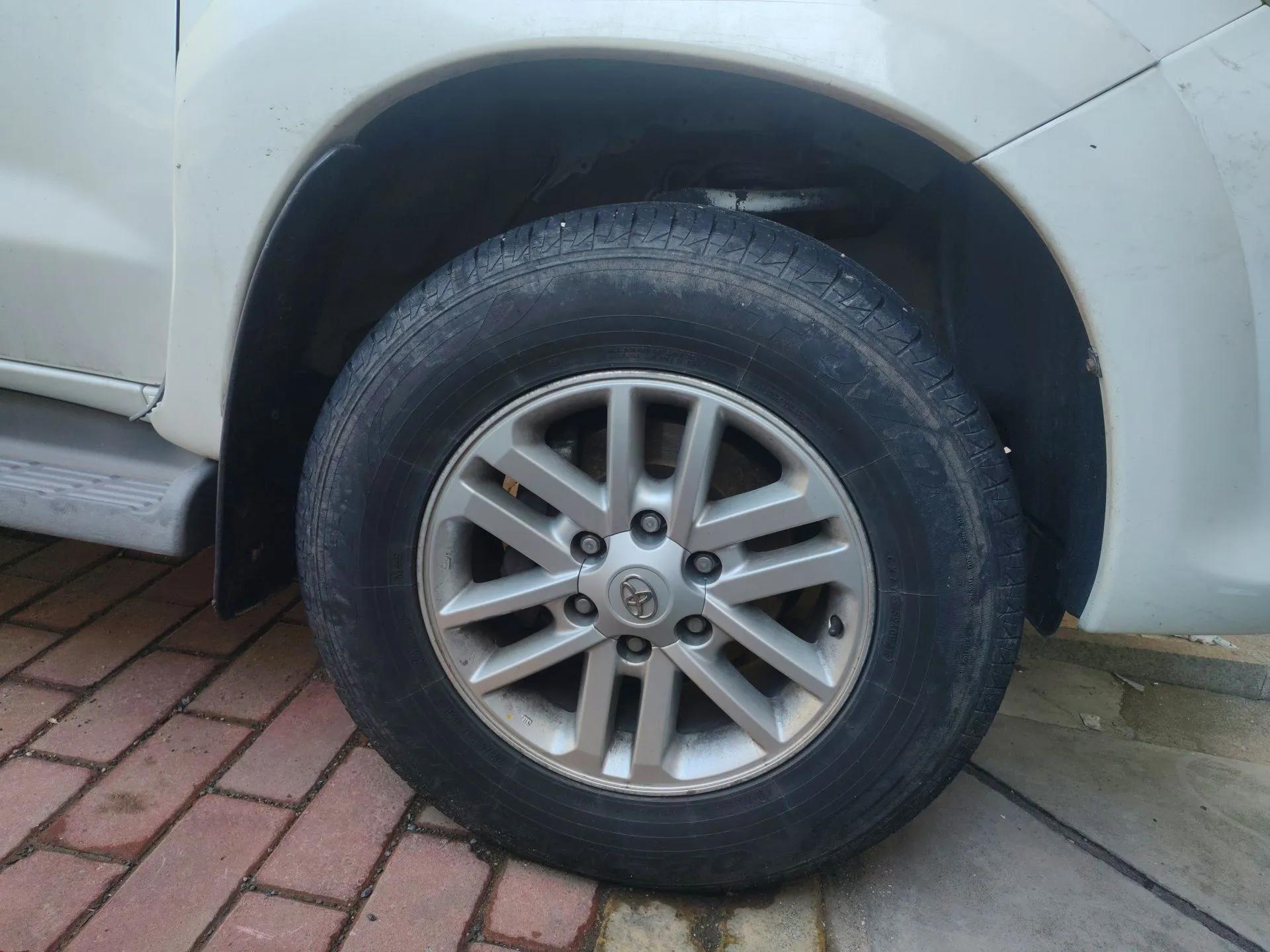 Toyota Fortuner  — миниатюра 8