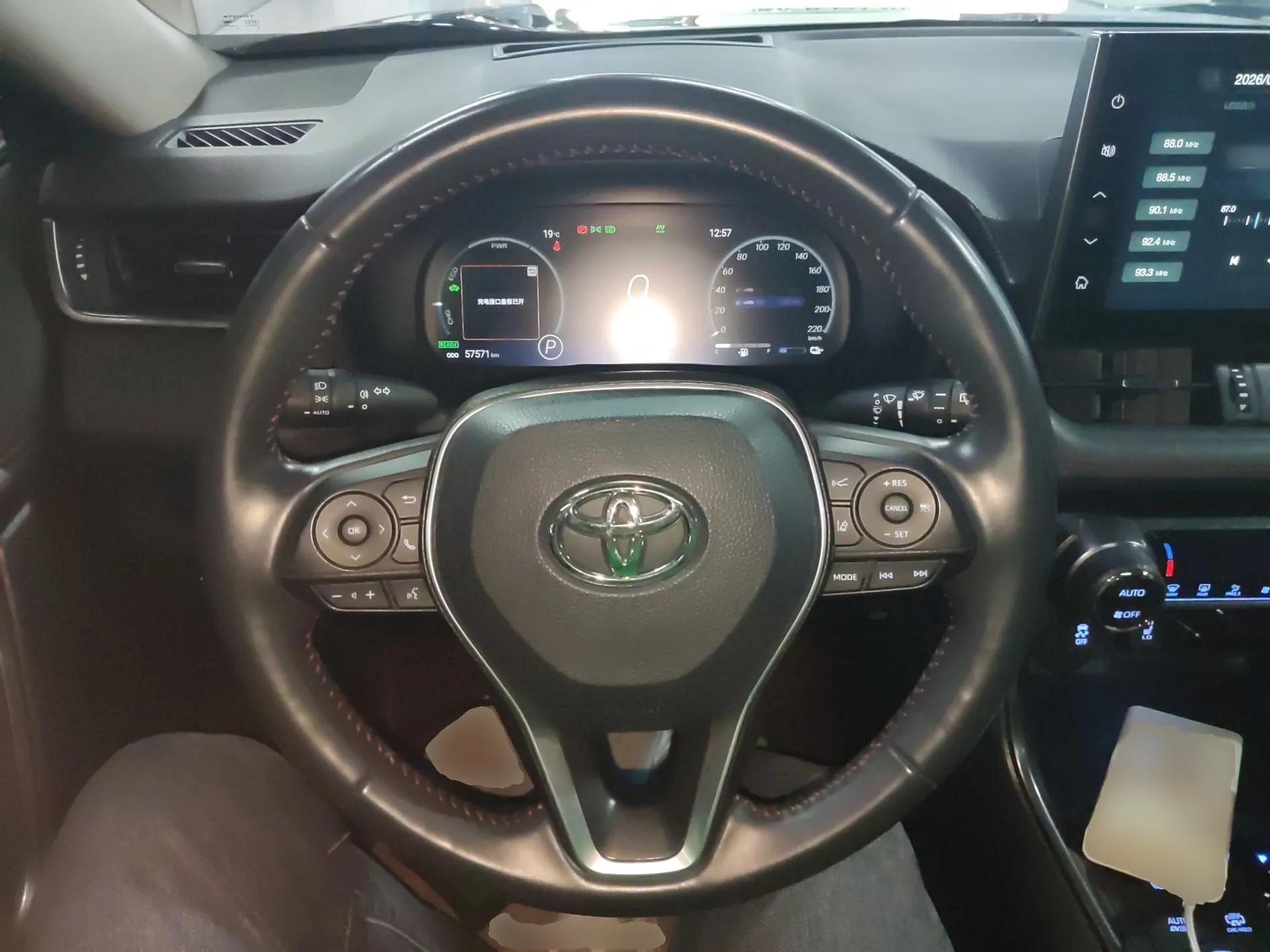 Toyota Wildlander New Energy 2021 High-Performance Edition 2.5L Four-Wheel Drive GT Version — миниатюра 13