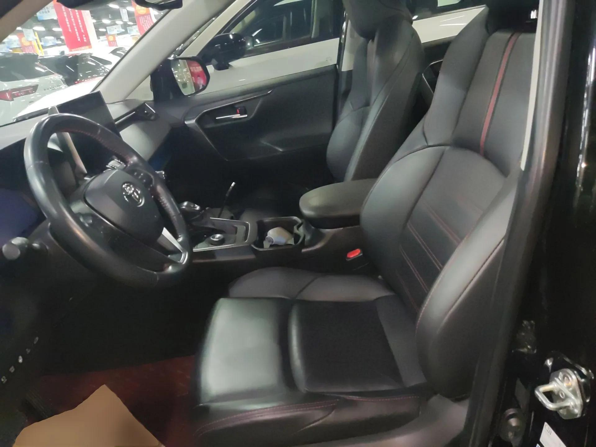 Toyota Wildlander New Energy 2021 High-Performance Edition 2.5L Four-Wheel Drive GT Version — миниатюра 17