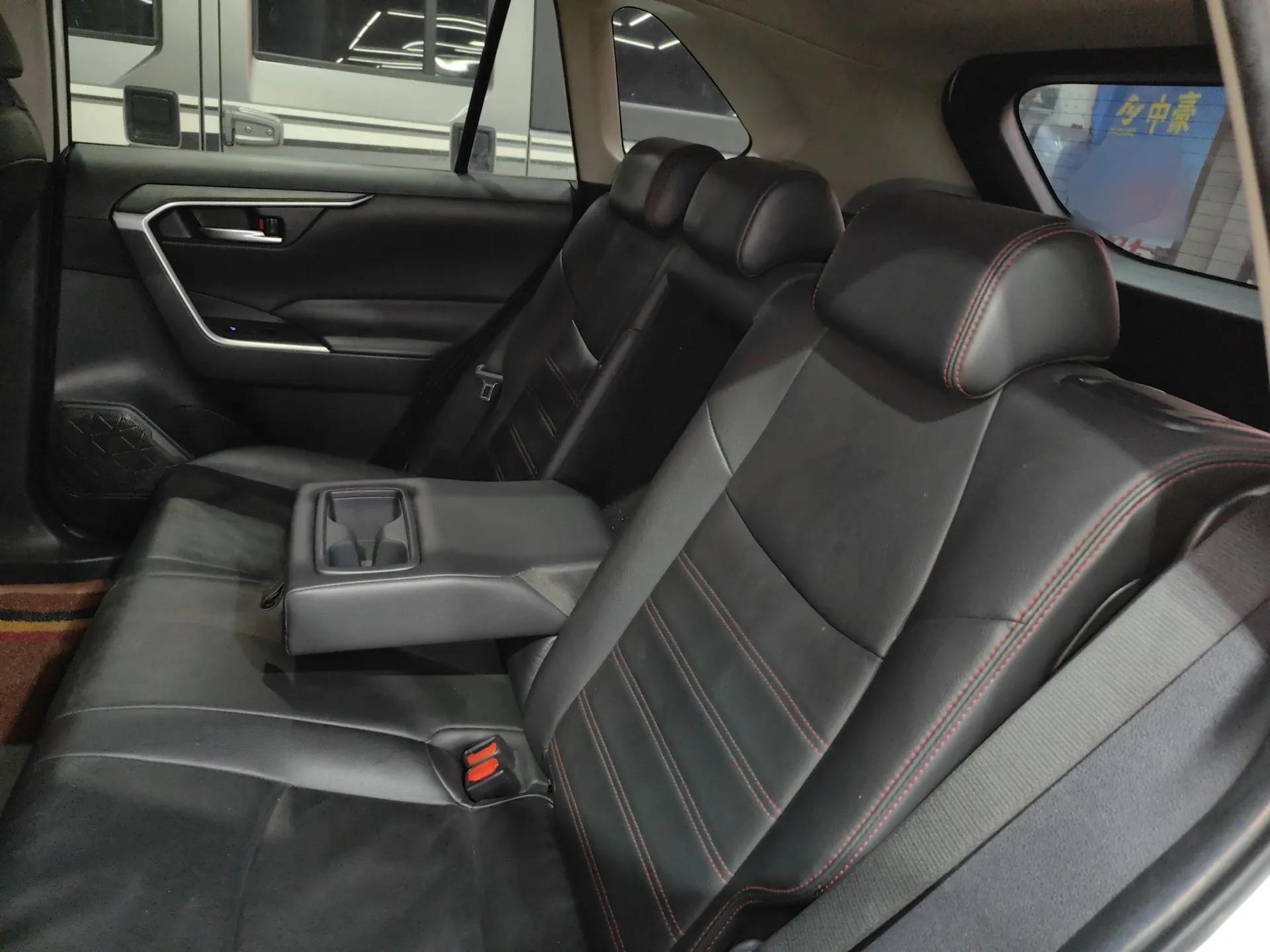 Toyota Wildlander New Energy 2021 High-Performance Edition 2.5L Two-Wheel Drive Powerful Version — миниатюра 19