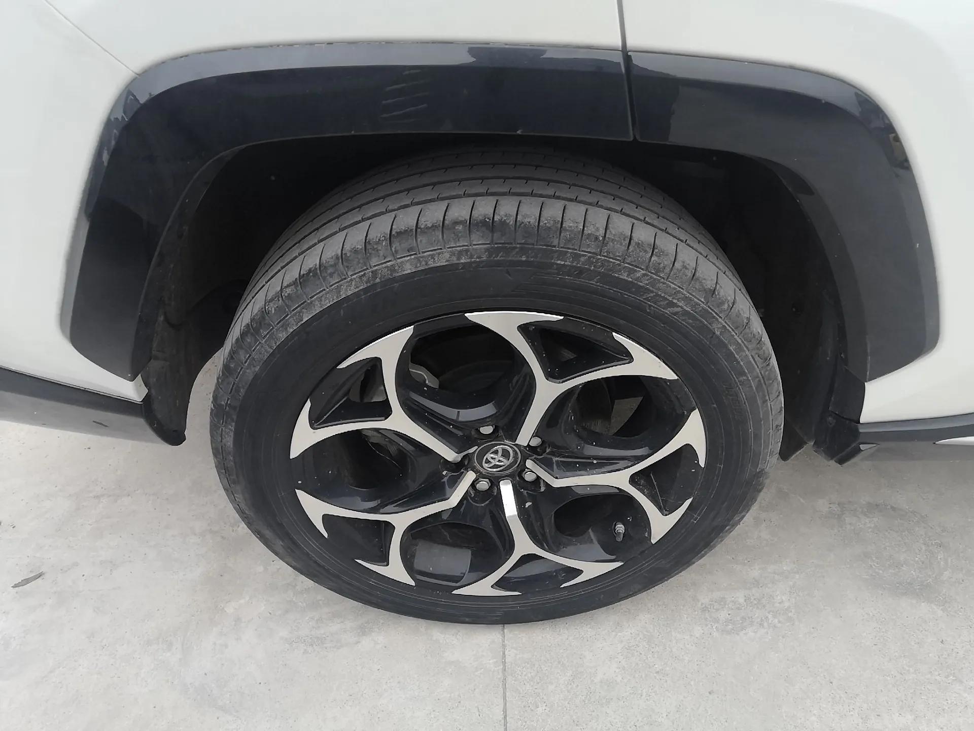 Toyota Wildlander New Energy 2021 High-Performance Edition 2.5L Four-Wheel Drive Powerful Version — миниатюра 10