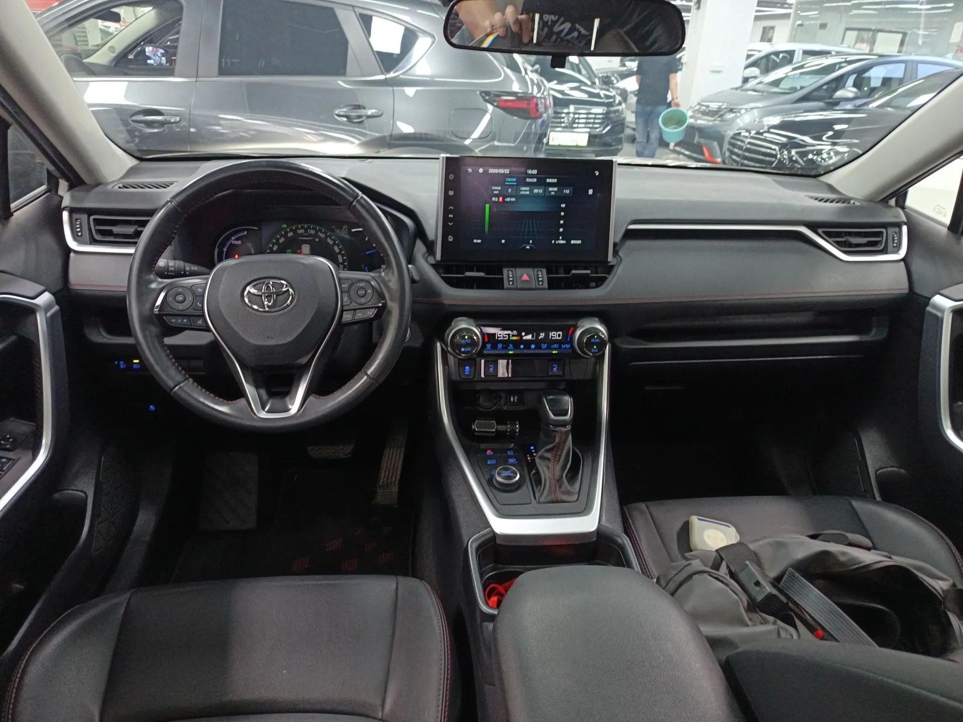 Toyota Wildlander New Energy 2021 High-Performance Edition 2.5L Two-Wheel Drive Powerful Version — миниатюра 13