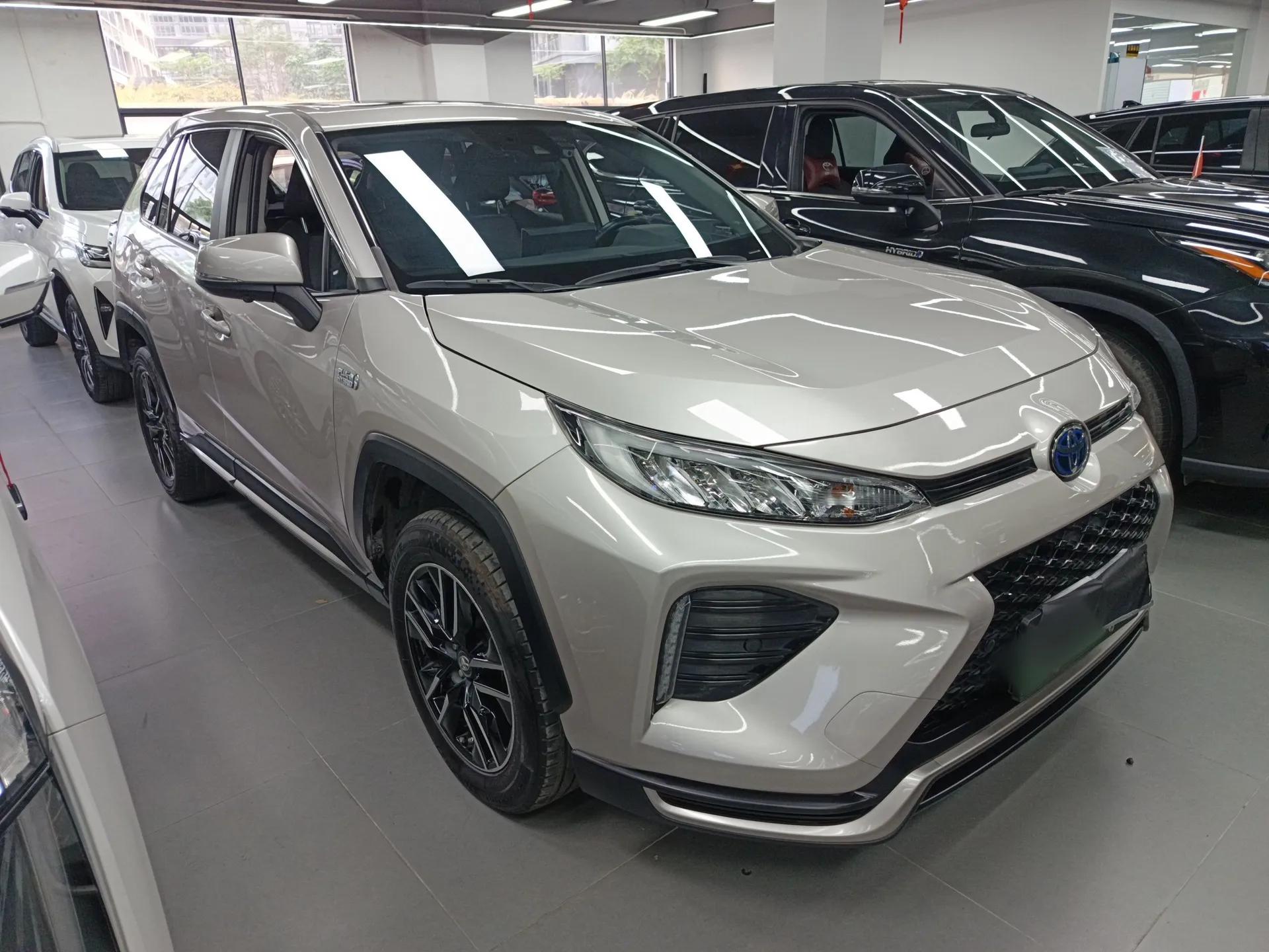 Toyota Wildlander New Energy 2021 High-Performance Edition 2.5L Two-Wheel Drive Powerful Version — миниатюра 3