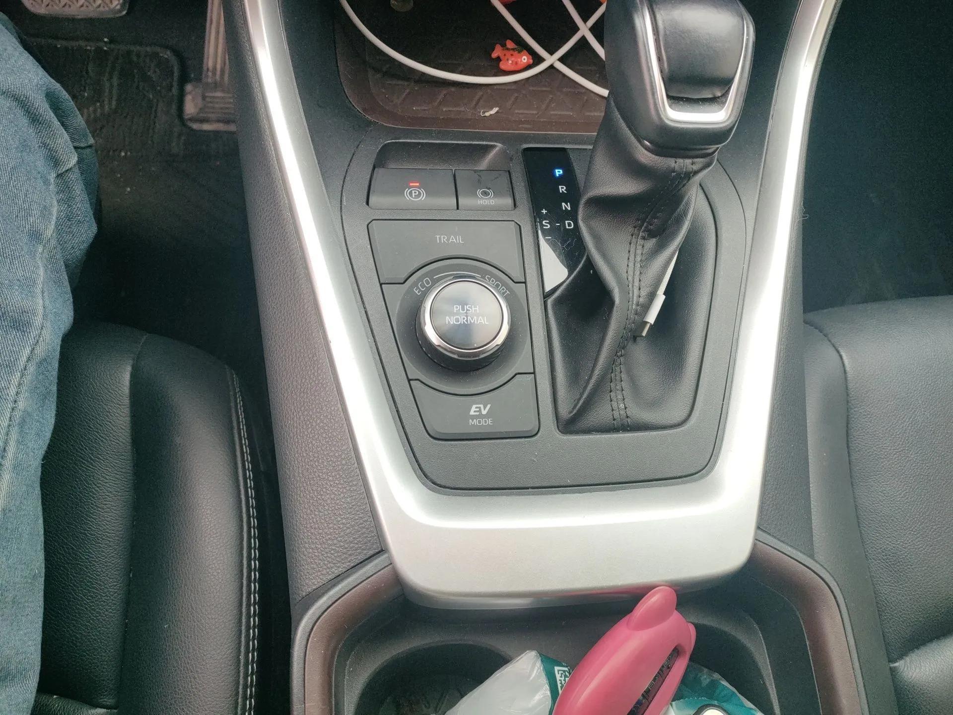 Toyota RAV4 Rongfang Plug-in Hybrid 2022 2.5L Four-Wheel Drive Flagship Pro — миниатюра 15