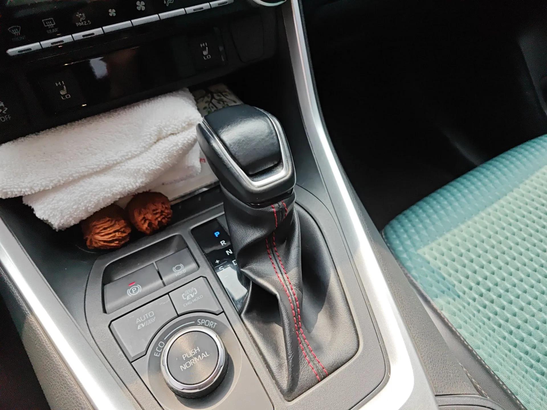 Toyota RAV4 Rongfang Plug-in Hybrid 2022 2.5L Two-Wheel Drive Elite Pro — миниатюра 15