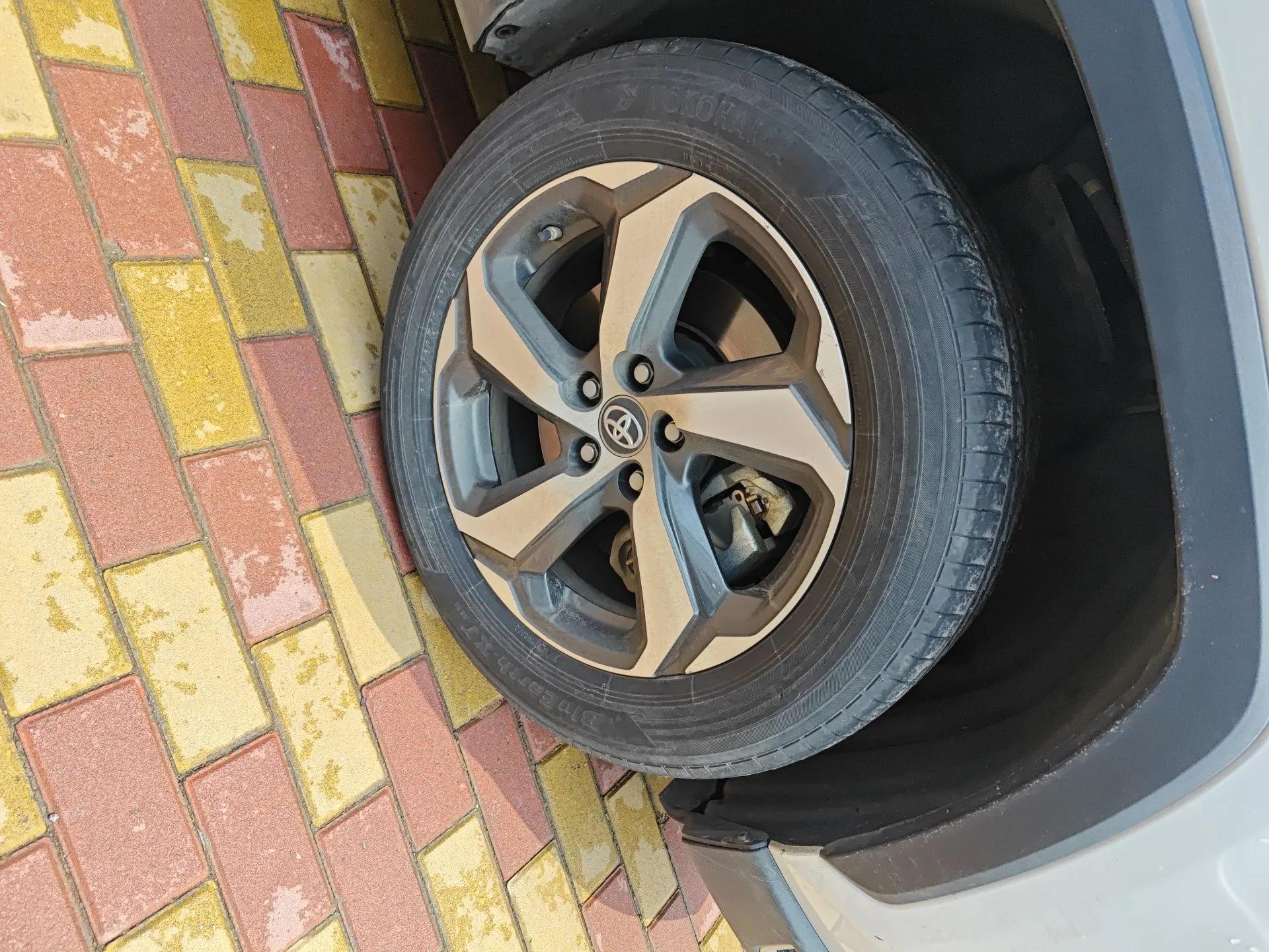 Toyota RAV4 Rongfang Plug-in Hybrid 2022 2.5L Two-Wheel Drive Elite Pro — миниатюра 8