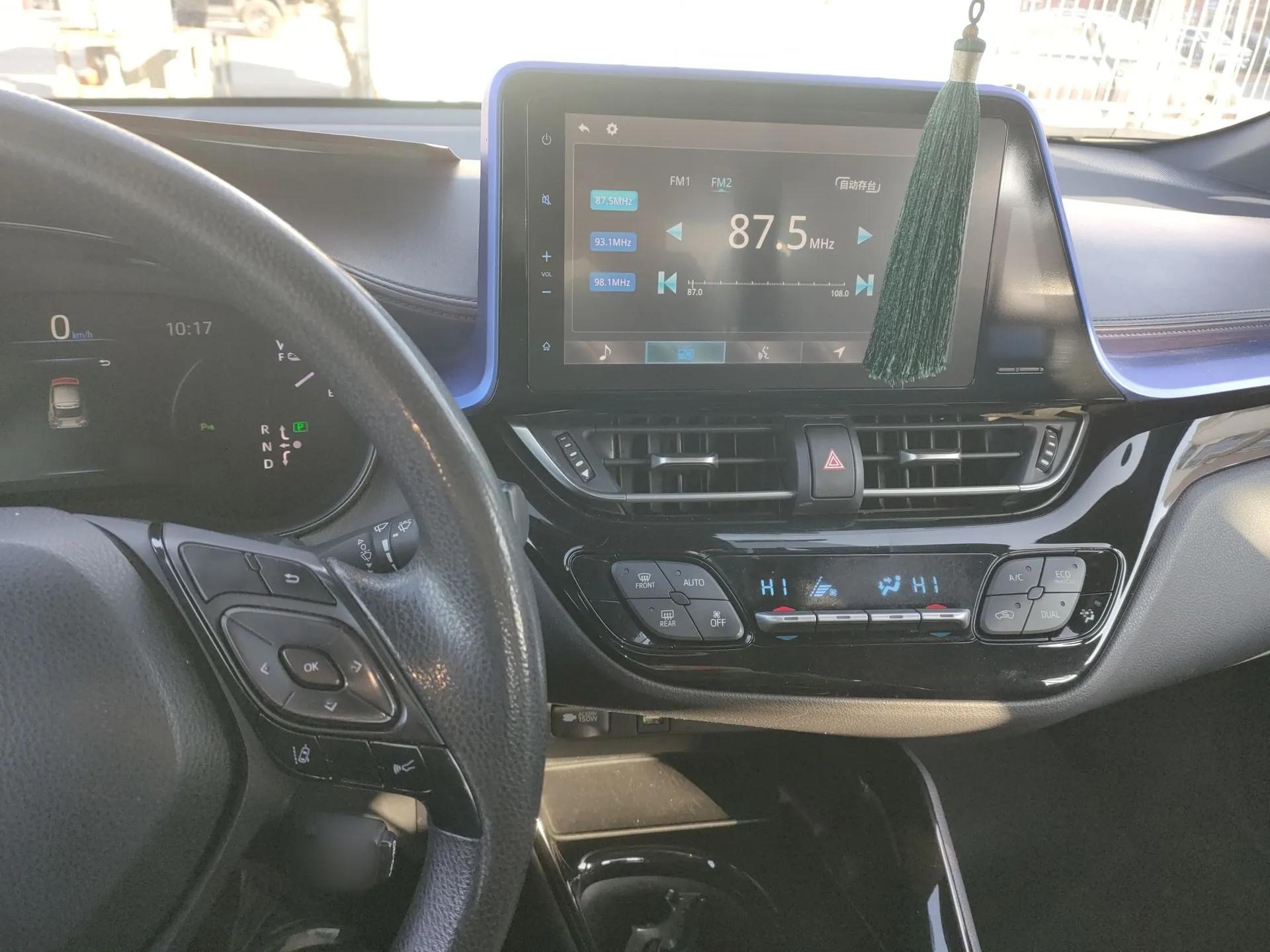 Toyota C-HR EV 2020 Luxury Sunroof Edition — миниатюра 12