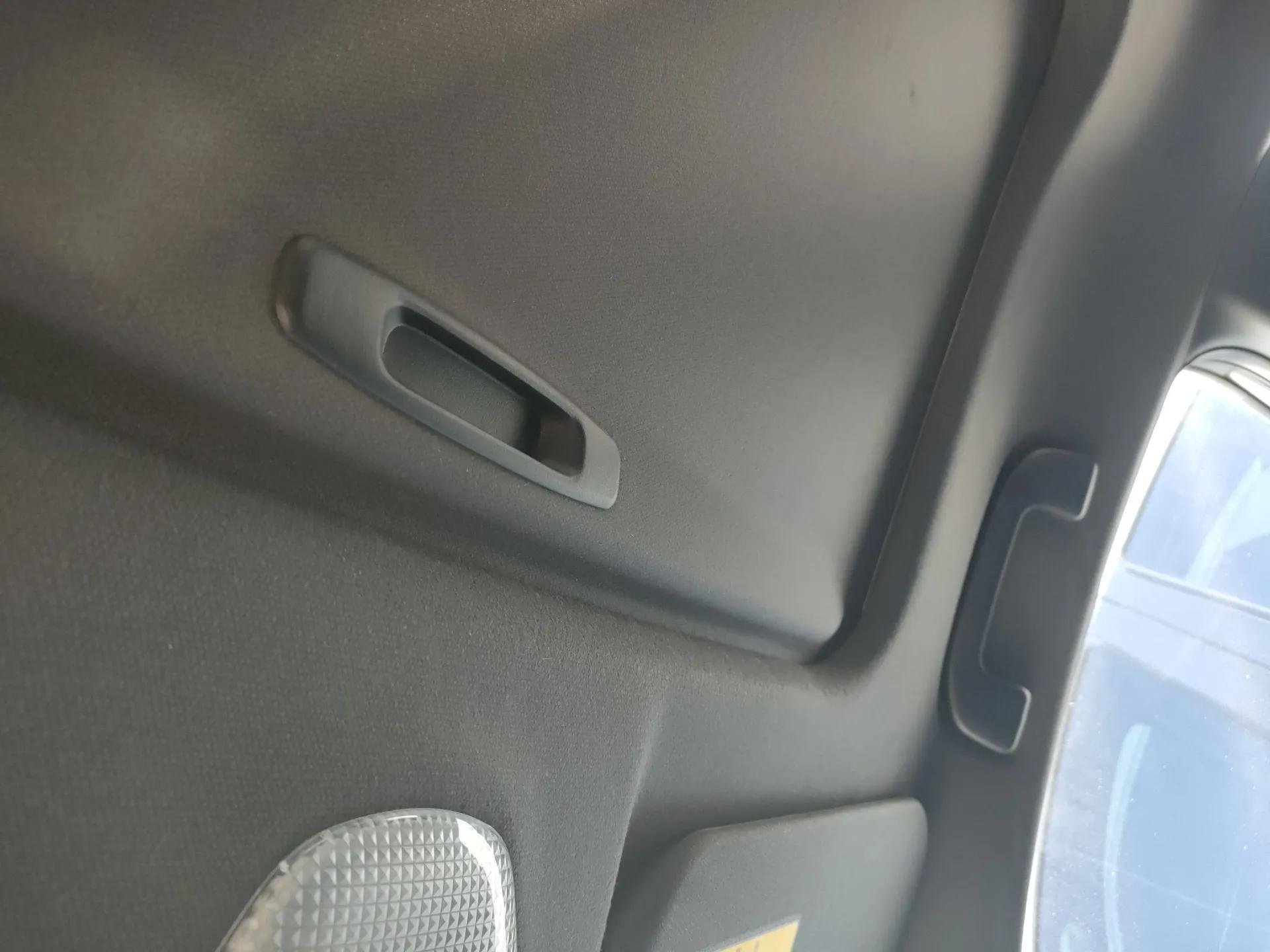 Toyota C-HR EV 2020 Luxury Sunroof Edition — миниатюра 20