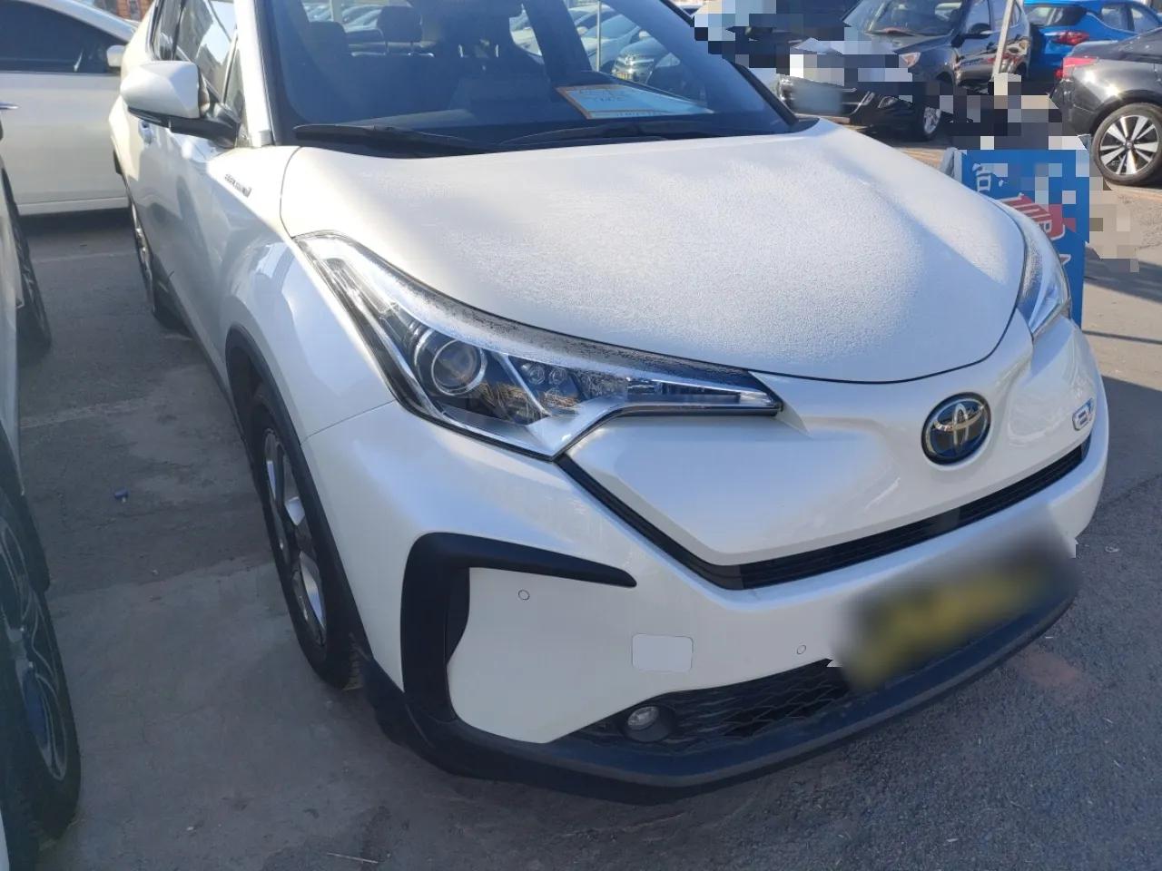 Toyota C-HR EV 2020 Luxury Sunroof Edition — миниатюра 7