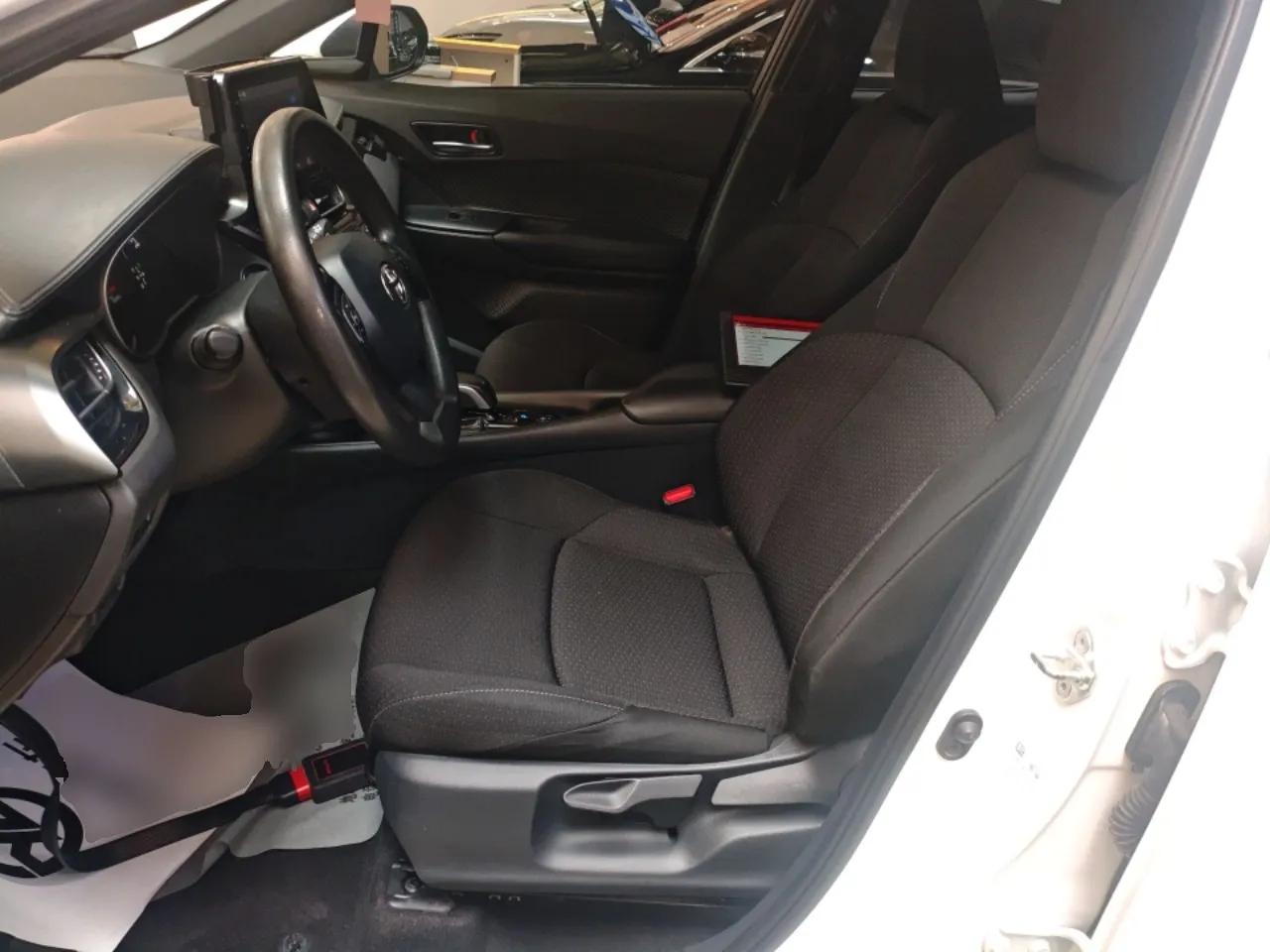 Toyota C-HR EV 2020 Leading Edition — миниатюра 18