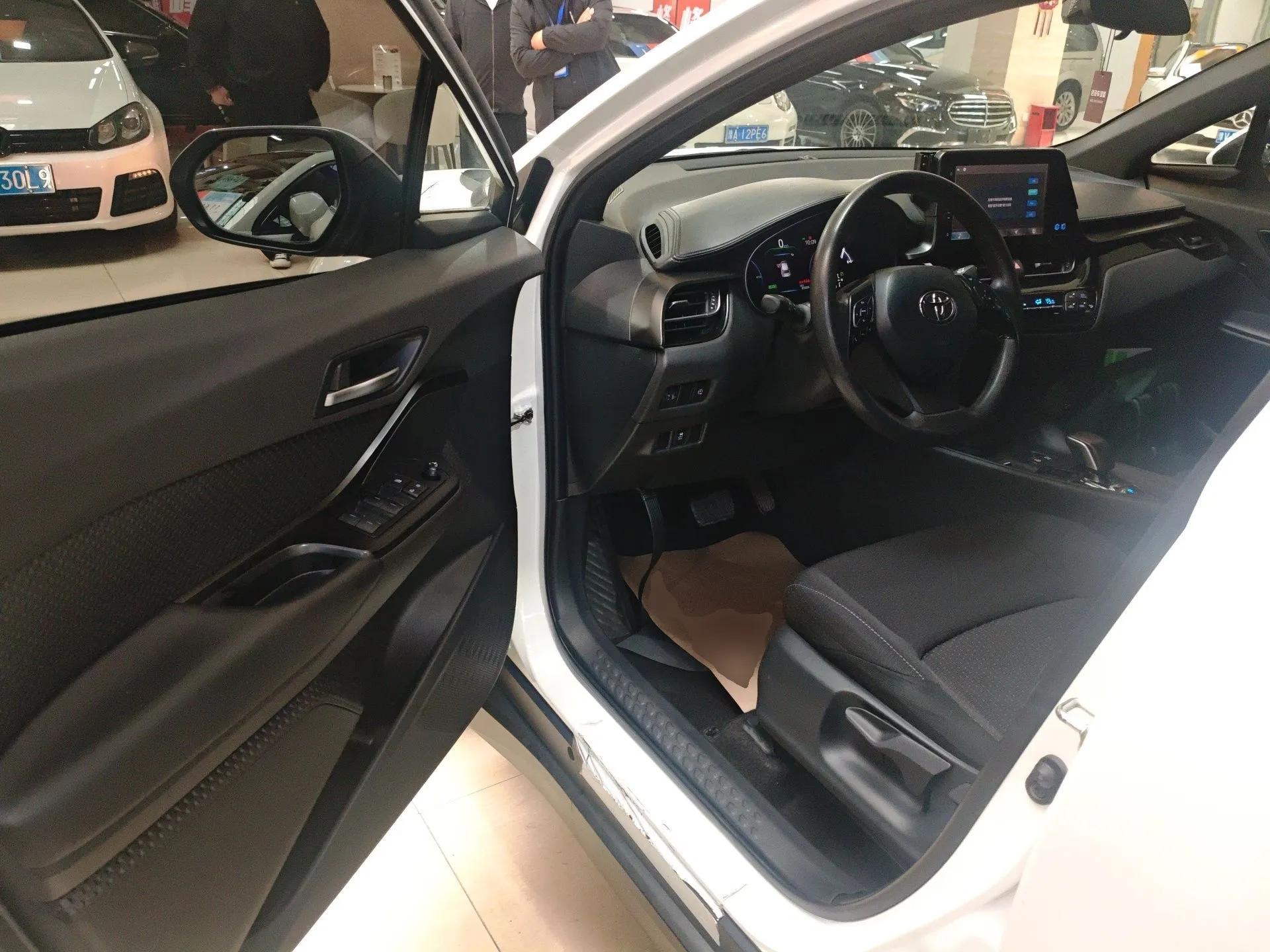 Toyota C-HR EV 2020 Leading Edition — миниатюра 19