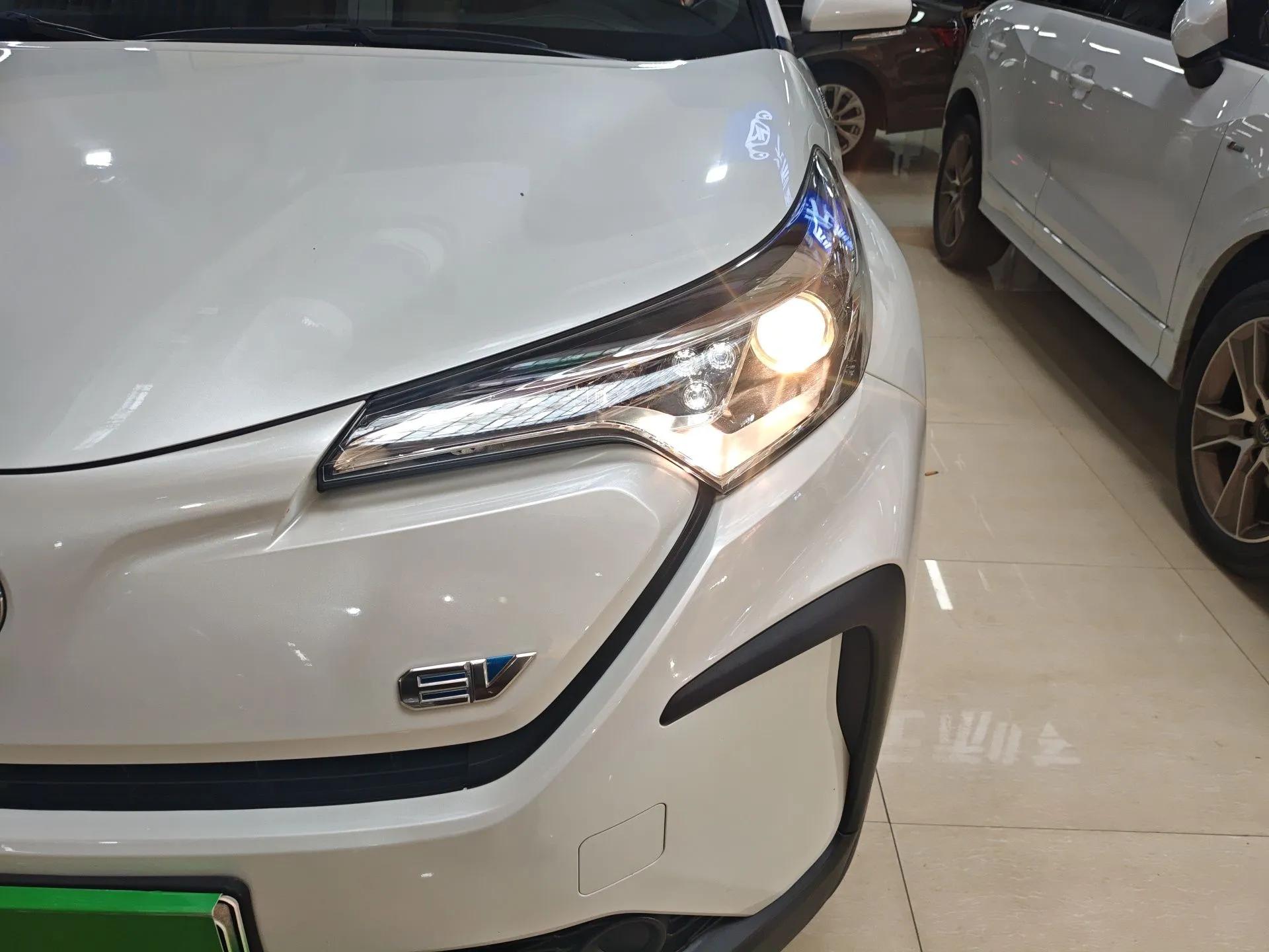 Toyota C-HR EV 2020 Leading Edition — миниатюра 9