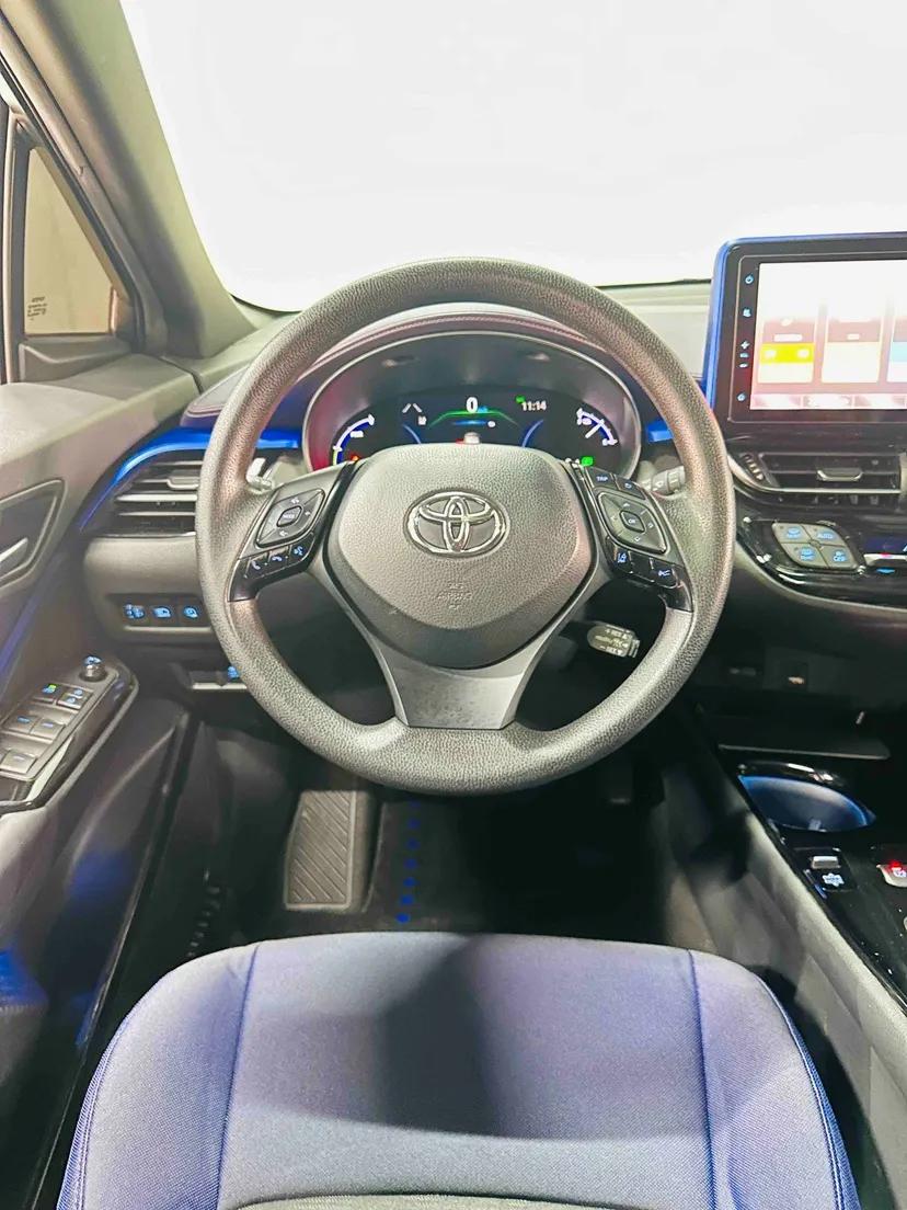 Toyota C-HR EV 2020 Luxury Sunroof Edition — миниатюра 16