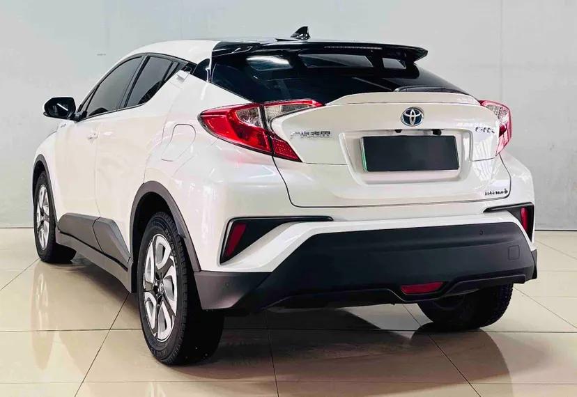 Toyota C-HR EV 2020 Luxury Sunroof Edition — миниатюра 5