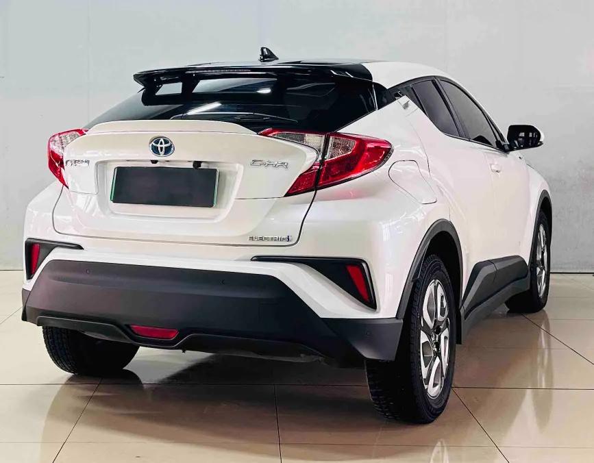 Toyota C-HR EV 2020 Luxury Sunroof Edition — миниатюра 6