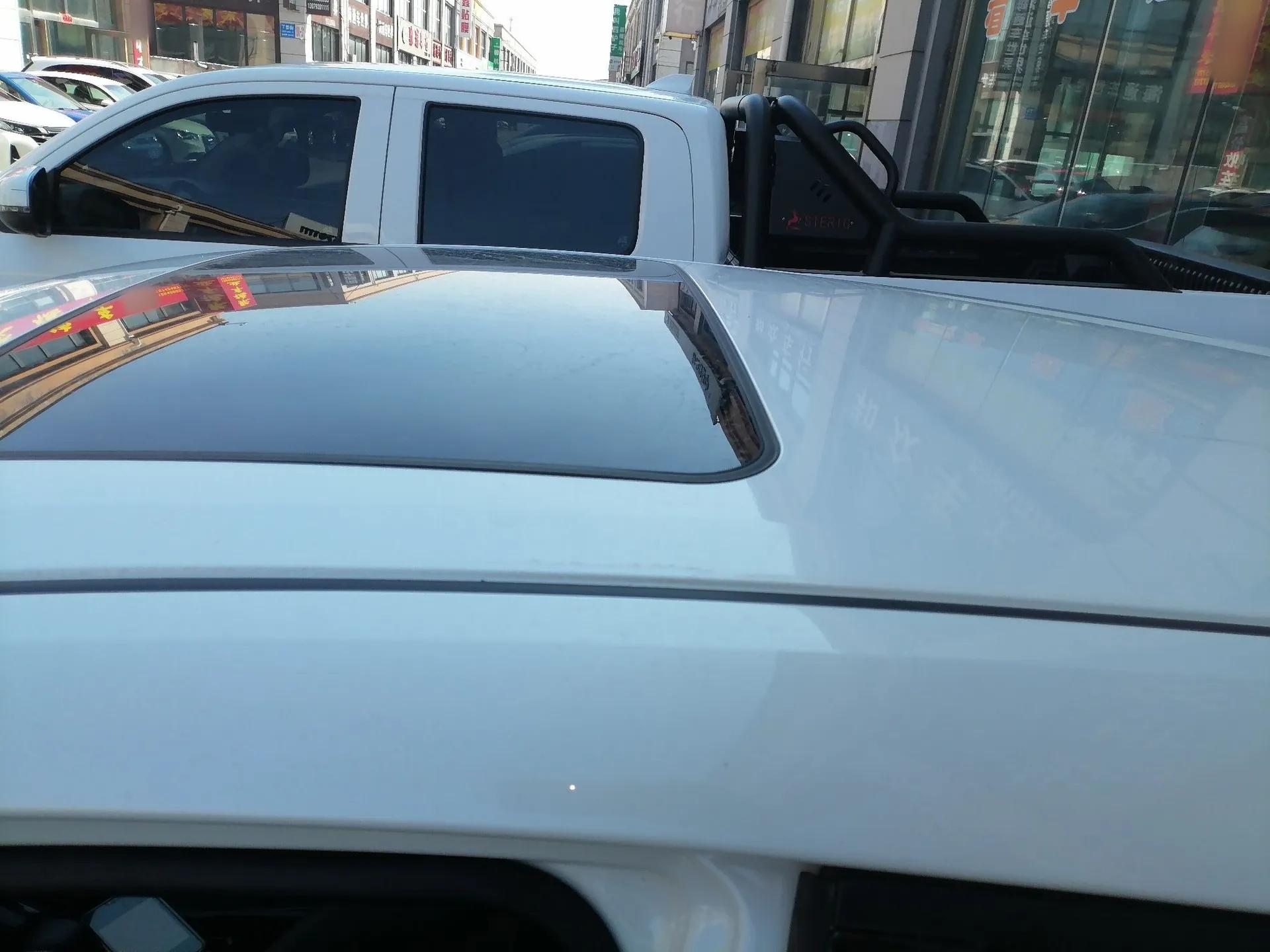 Toyota C-HR EV 2020 Deluxe Sunroof Edition — миниатюра 11