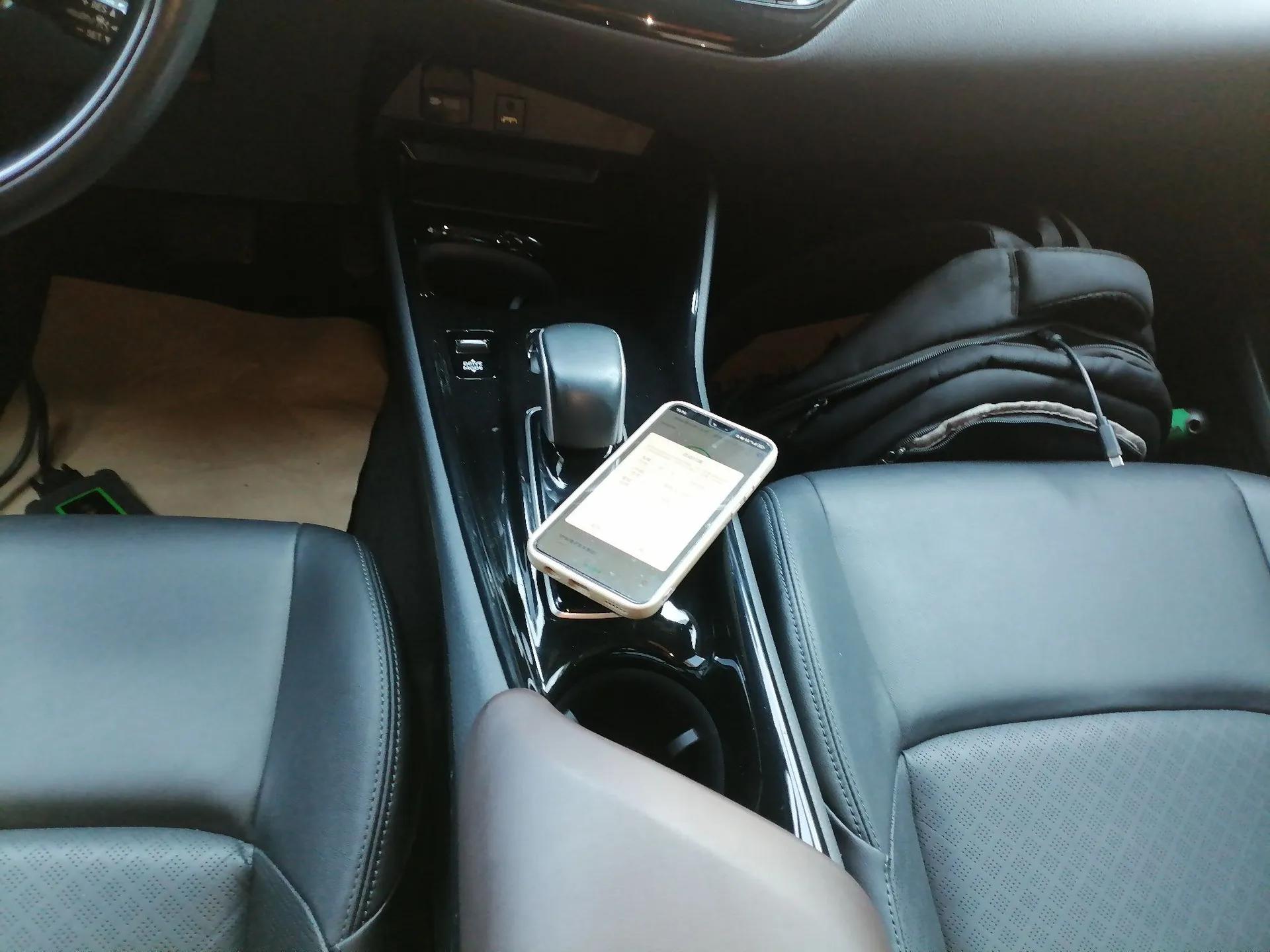 Toyota C-HR EV 2020 Deluxe Sunroof Edition — миниатюра 16