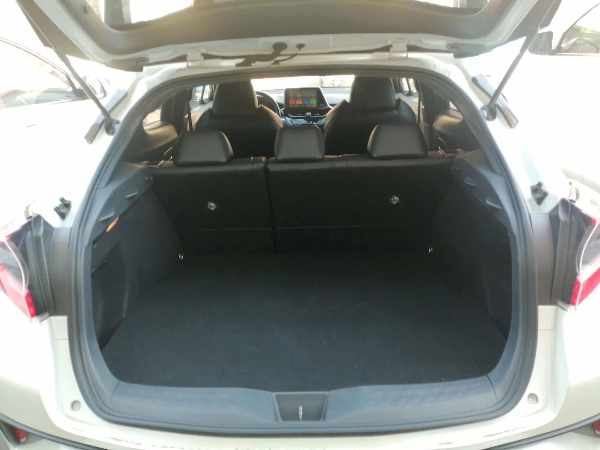 Toyota C-HR EV 2020 Deluxe Sunroof Edition — миниатюра 21