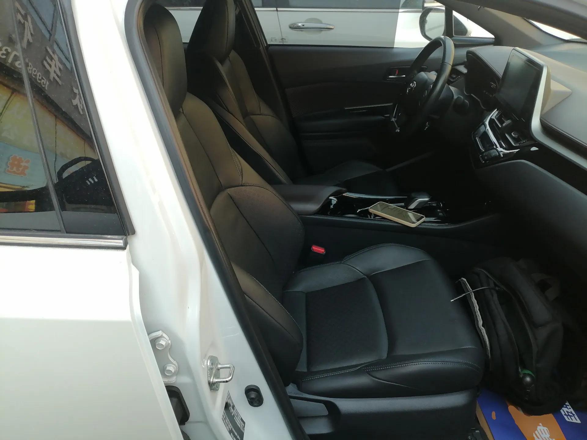 Toyota C-HR EV 2020 Deluxe Sunroof Edition — миниатюра 23