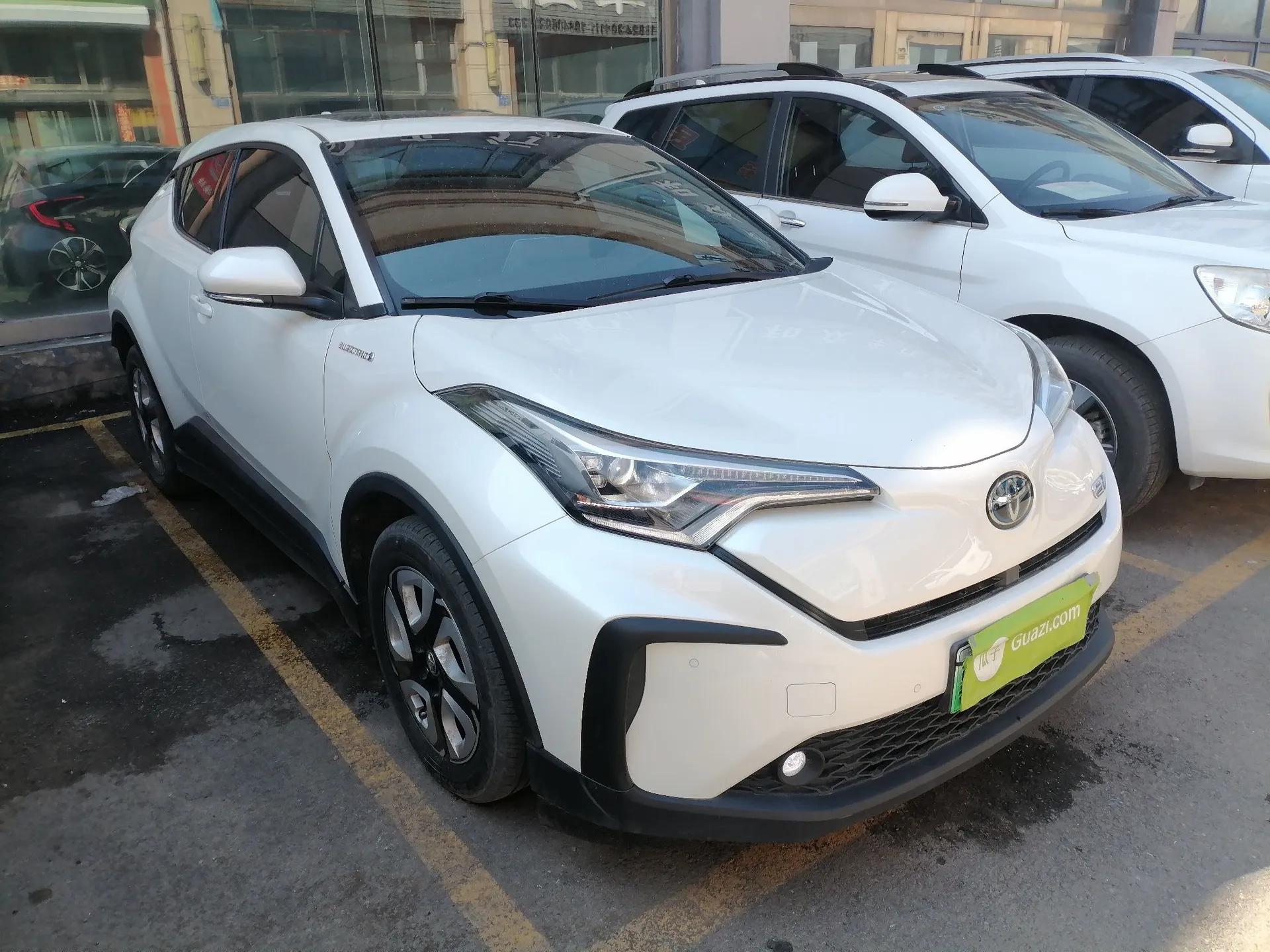 Toyota C-HR EV 2020 Deluxe Sunroof Edition — миниатюра 6
