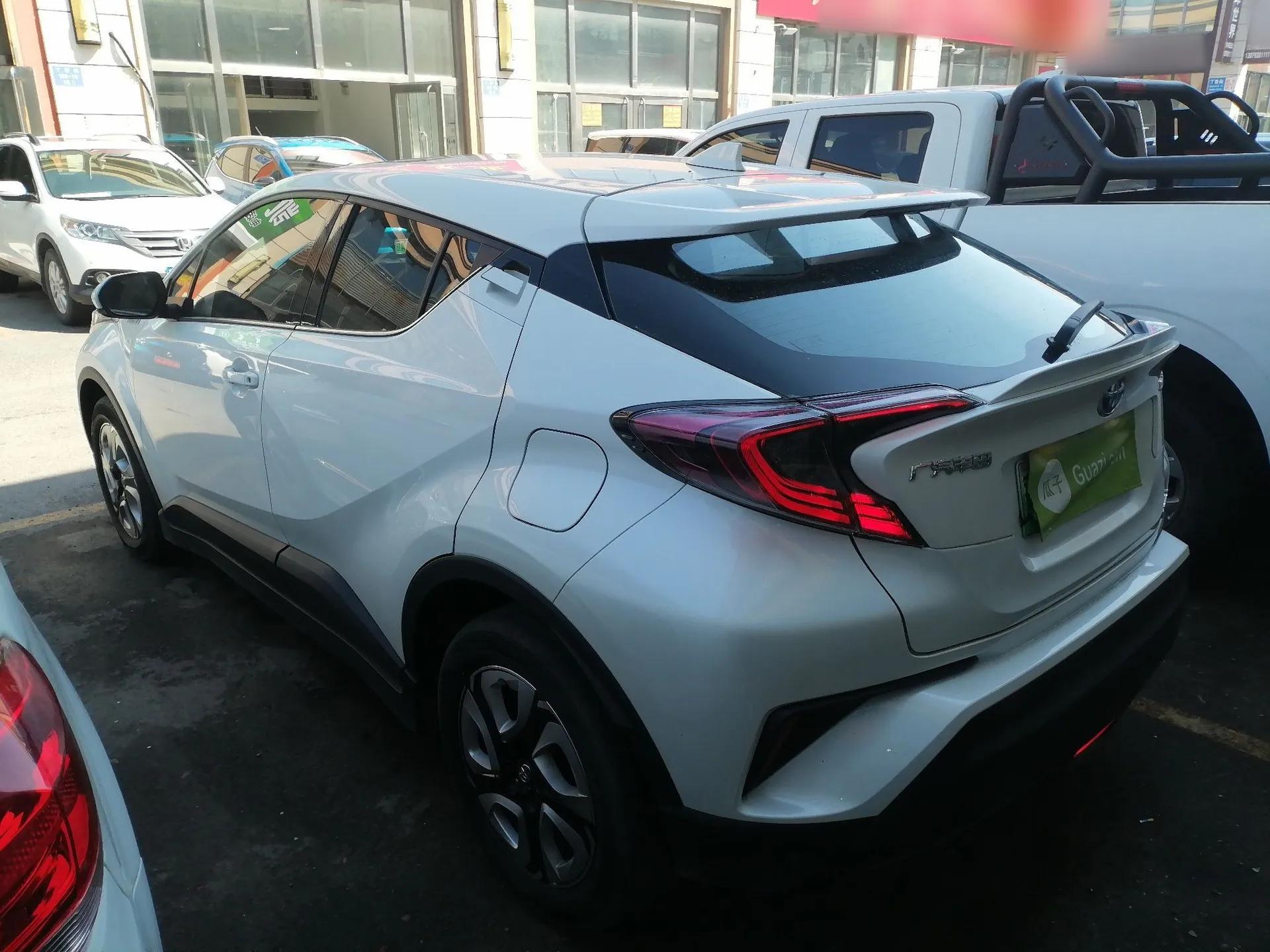 Toyota C-HR EV 2020 Deluxe Sunroof Edition — миниатюра 7