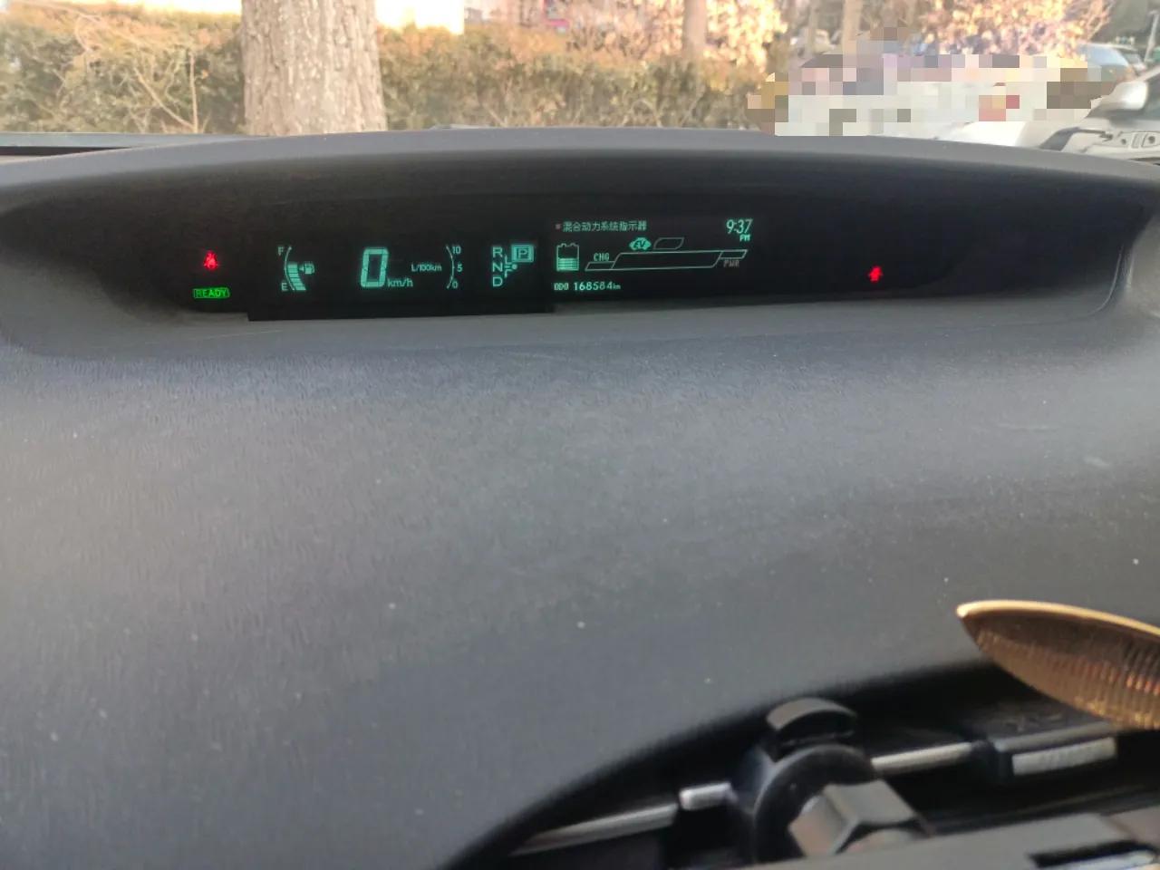 Toyota Prius 2012 1.8L Luxury Advanced Edition — миниатюра 12