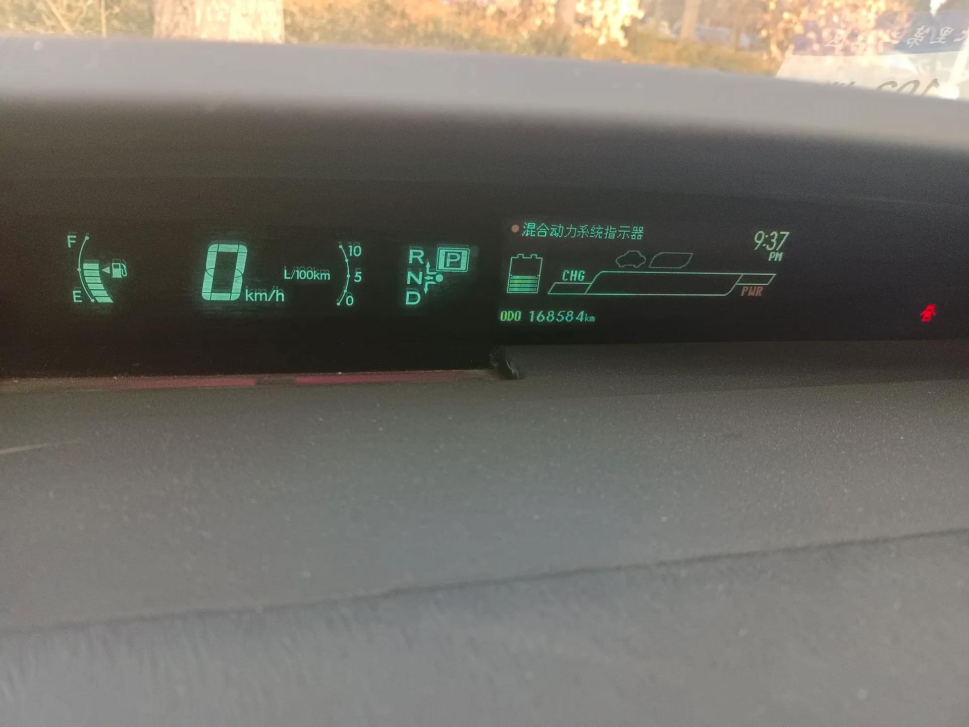 Toyota Prius 2012 1.8L Luxury Advanced Edition — миниатюра 13