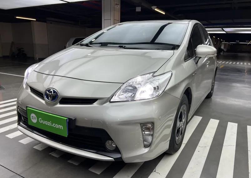 Toyota Prius 2012 1.8L Luxury Edition — миниатюра 1