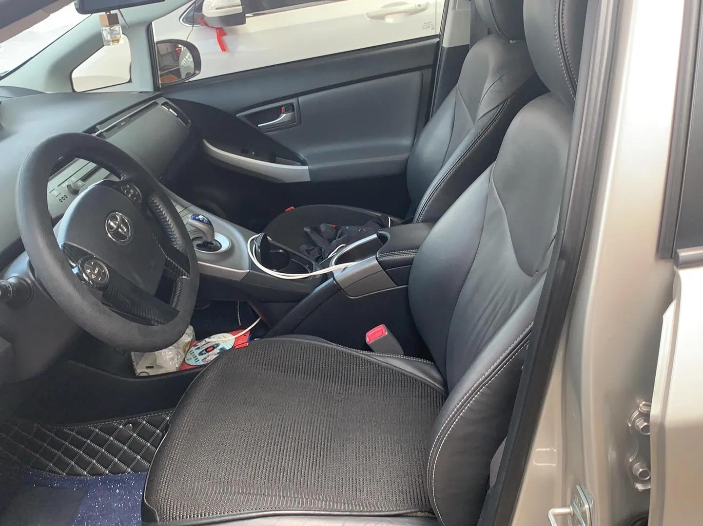 Toyota Prius 2012 1.8L Luxury Edition — миниатюра 12