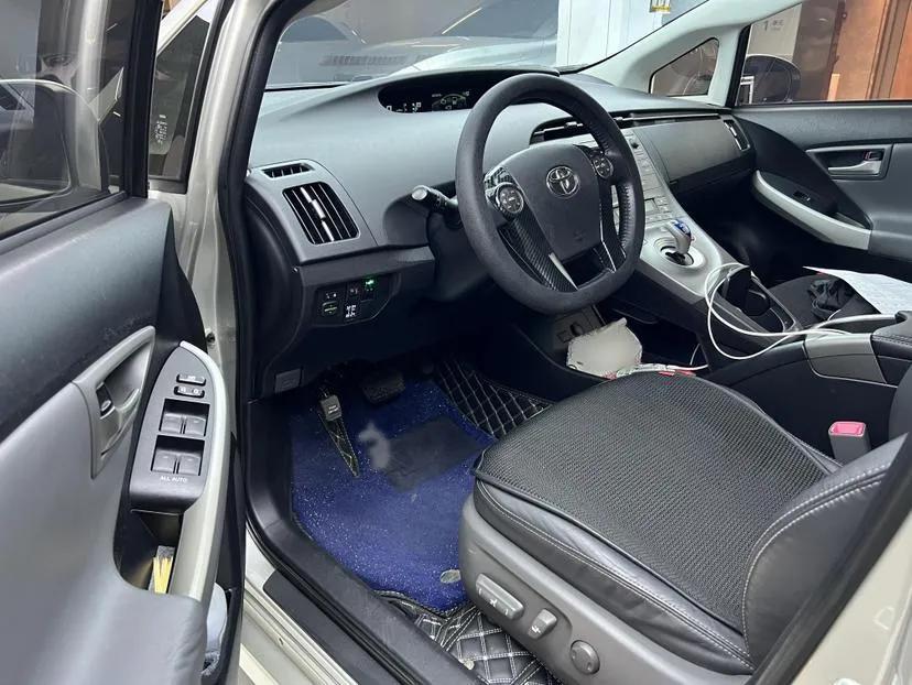 Toyota Prius 2012 1.8L Luxury Edition — миниатюра 18