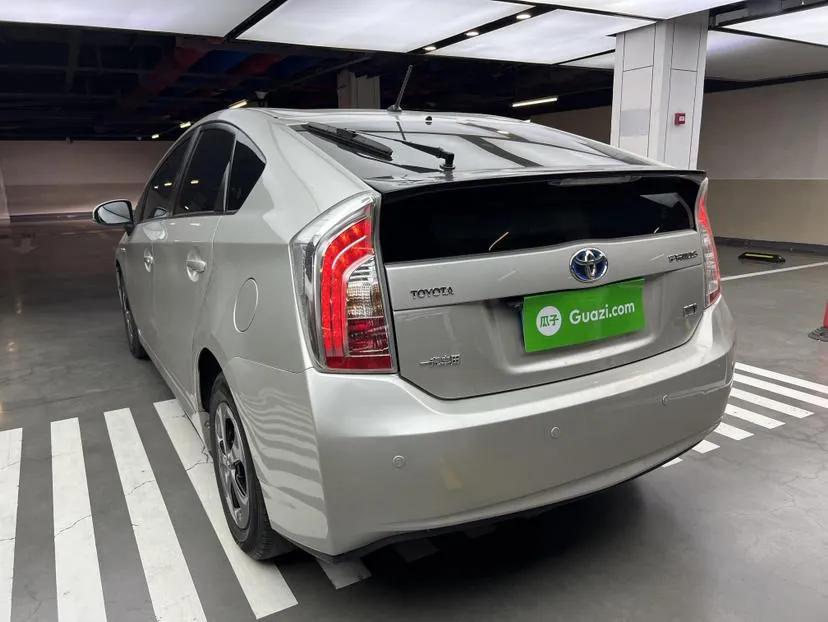 Toyota Prius 2012 1.8L Luxury Edition — миниатюра 5