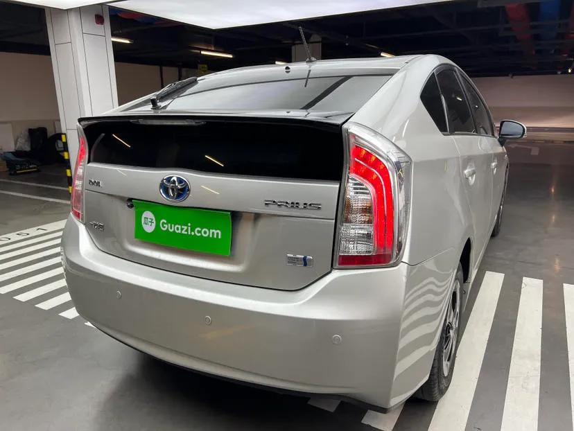 Toyota Prius 2012 1.8L Luxury Edition — миниатюра 6