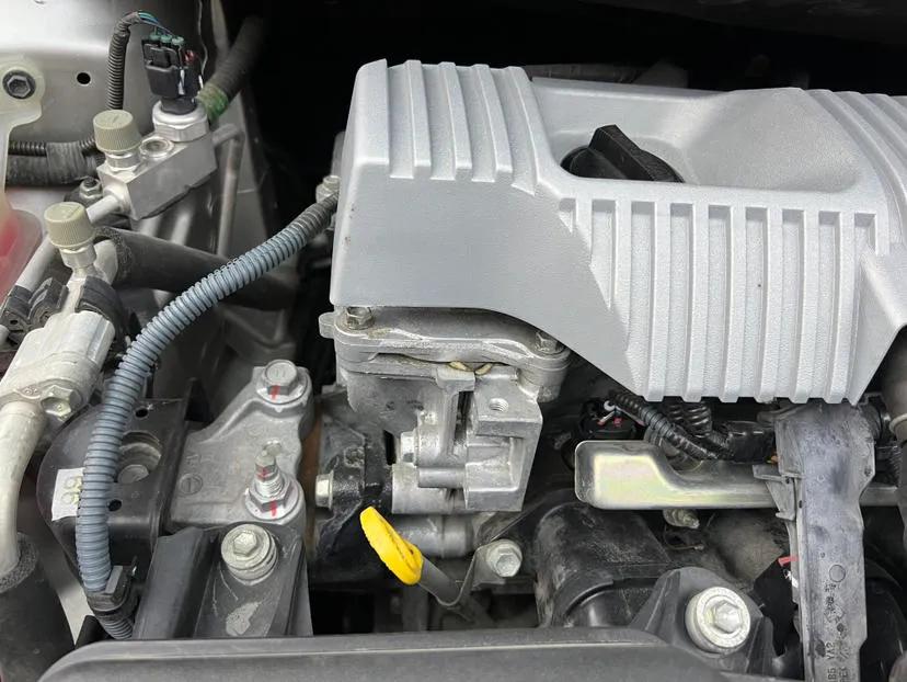 Toyota Prius 2012 1.8L Luxury Edition — миниатюра 7