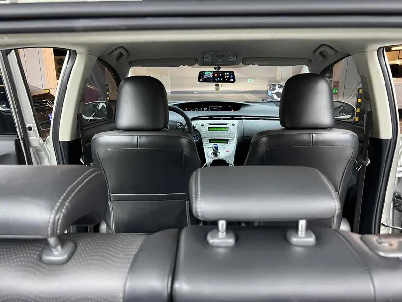 Toyota Prius 2012 1.8L Luxury Edition — миниатюра 8