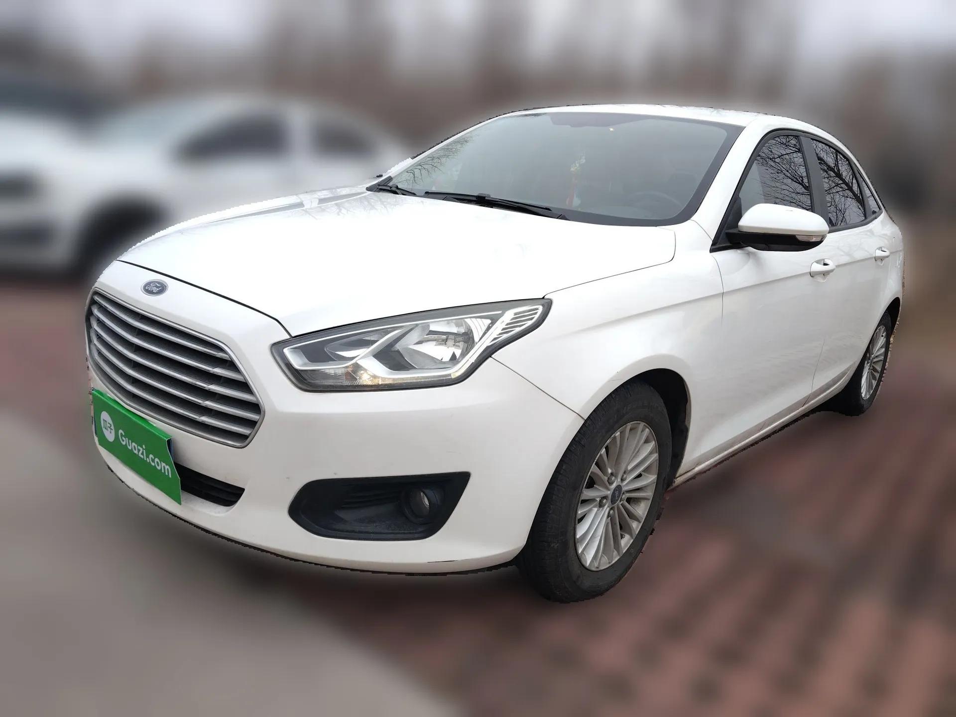 Ford Escort 2015 1.5L Automatic Comfort Edition — миниатюра 1
